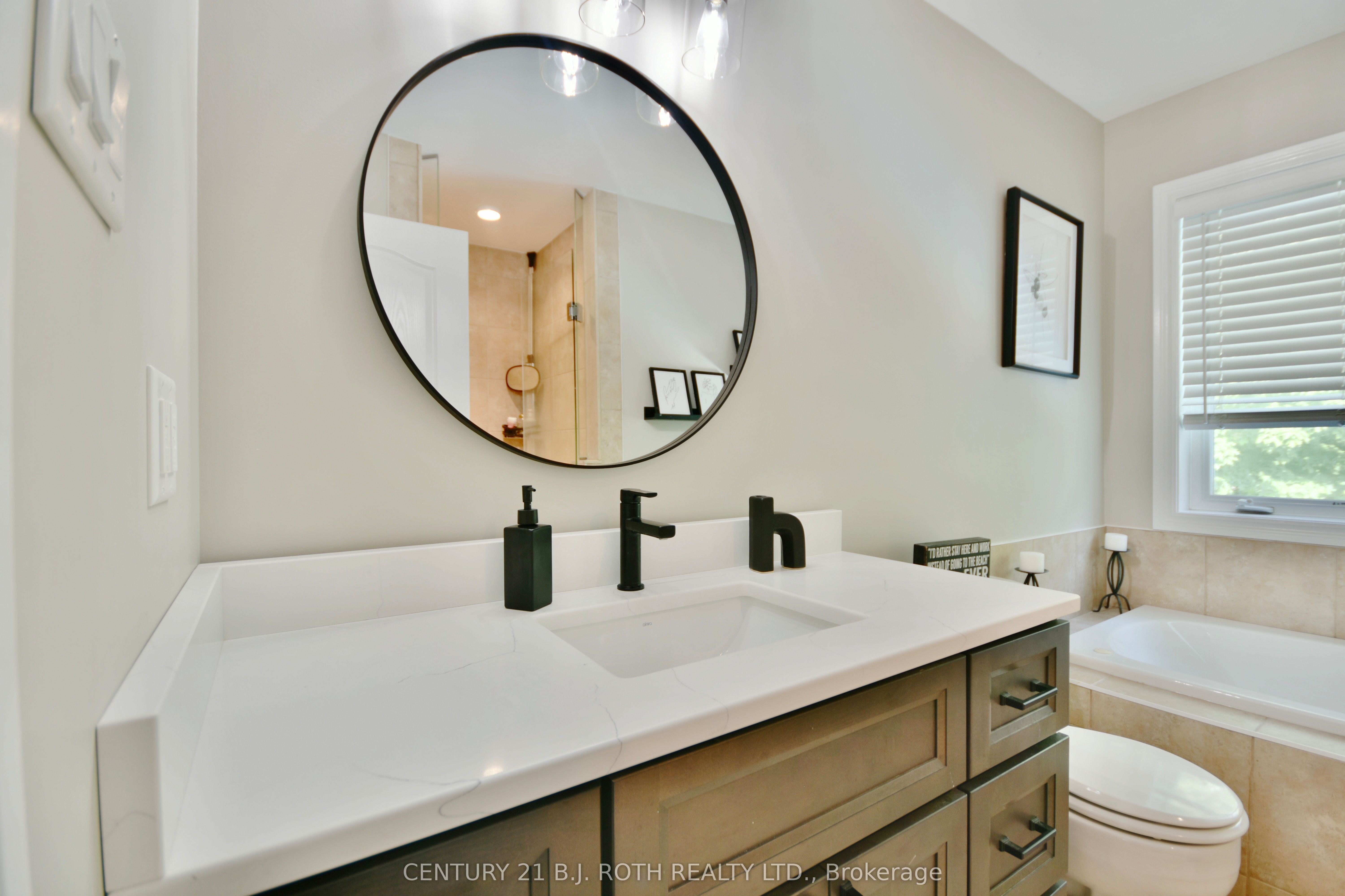 12 Lloyd Cook Drive E Property Photo 21