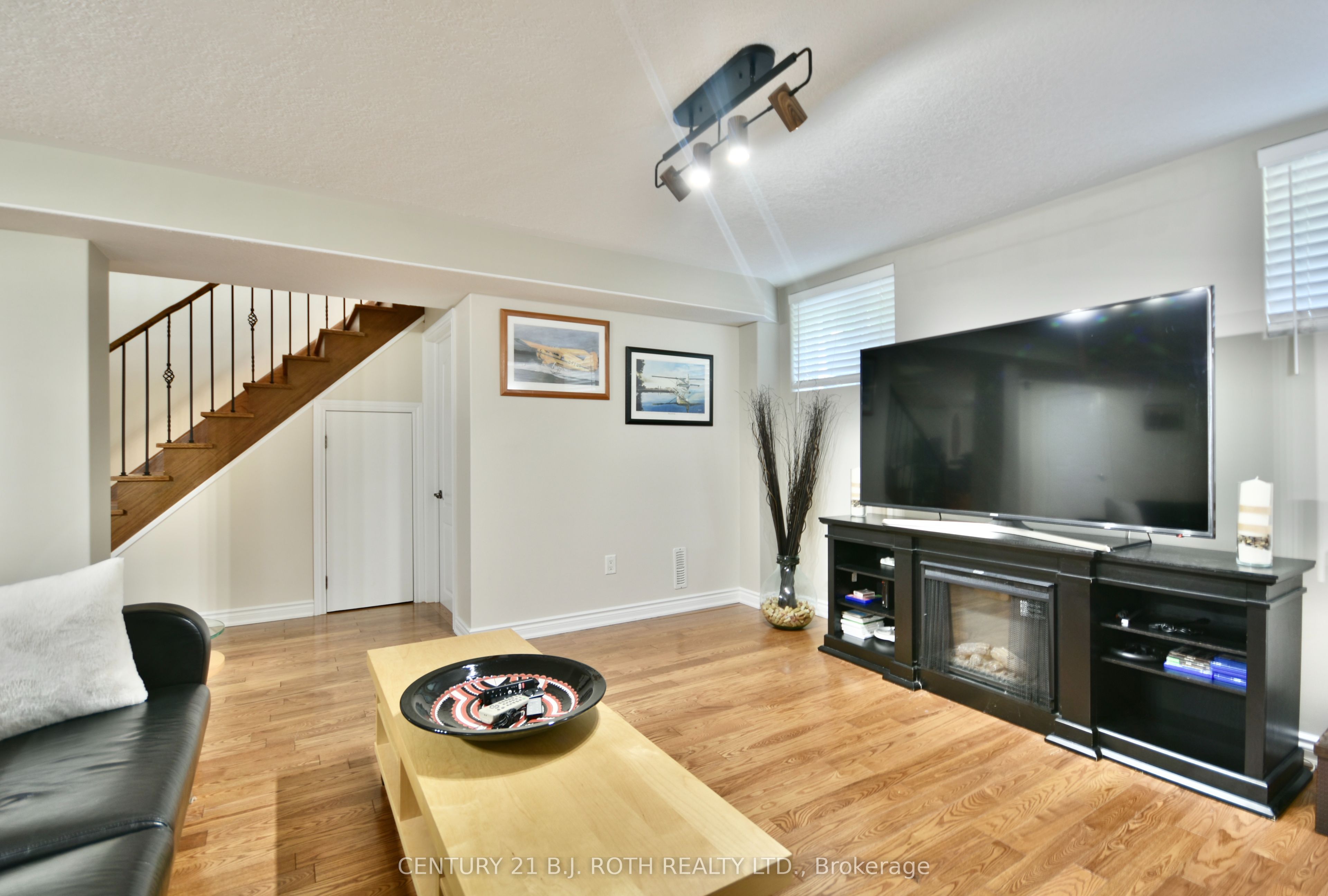 12 Lloyd Cook Drive E Property Photo 28