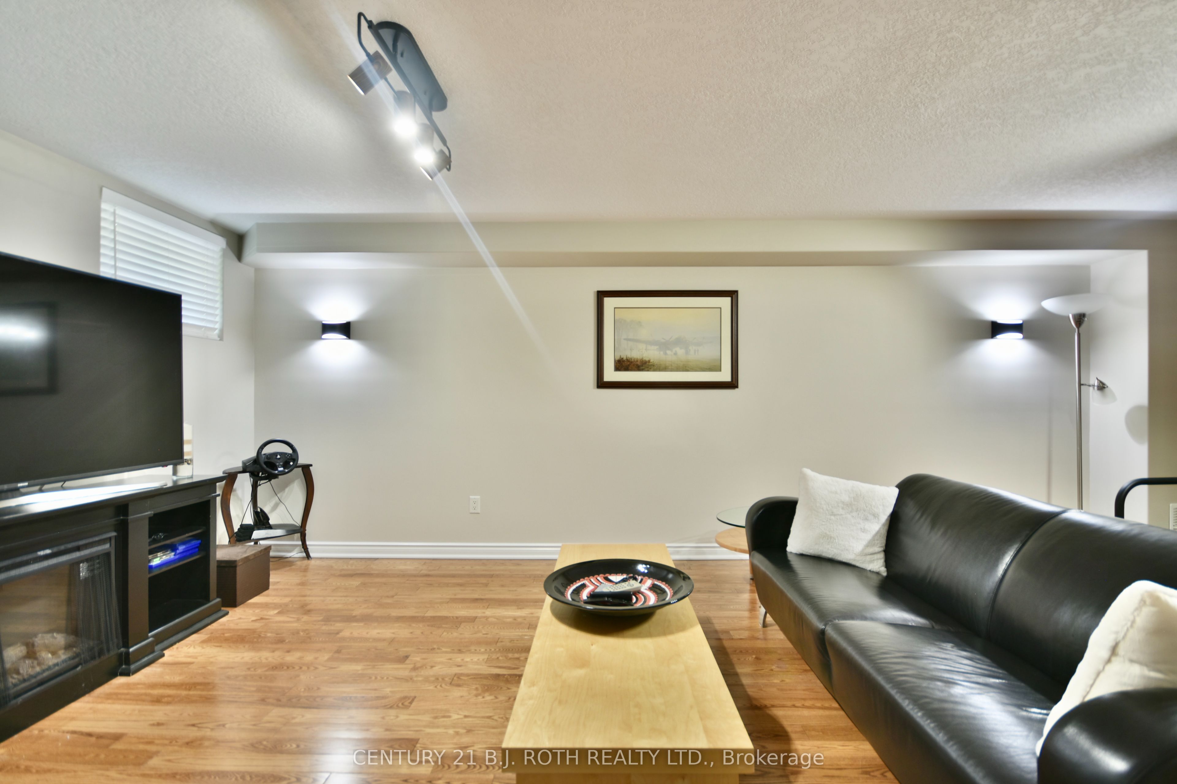 12 Lloyd Cook Drive E Property Photo 30