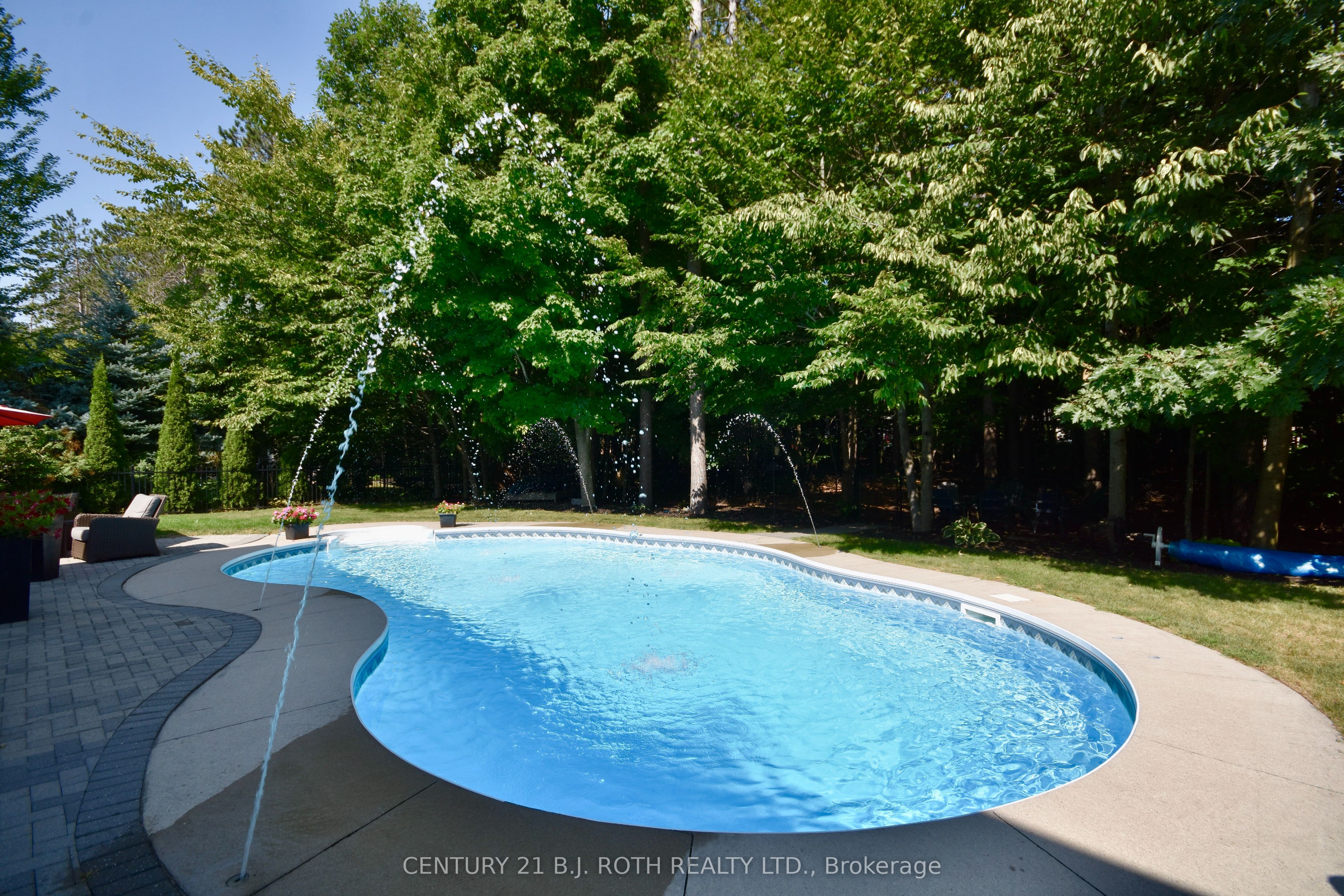 12 Lloyd Cook Drive E Property Photo 35