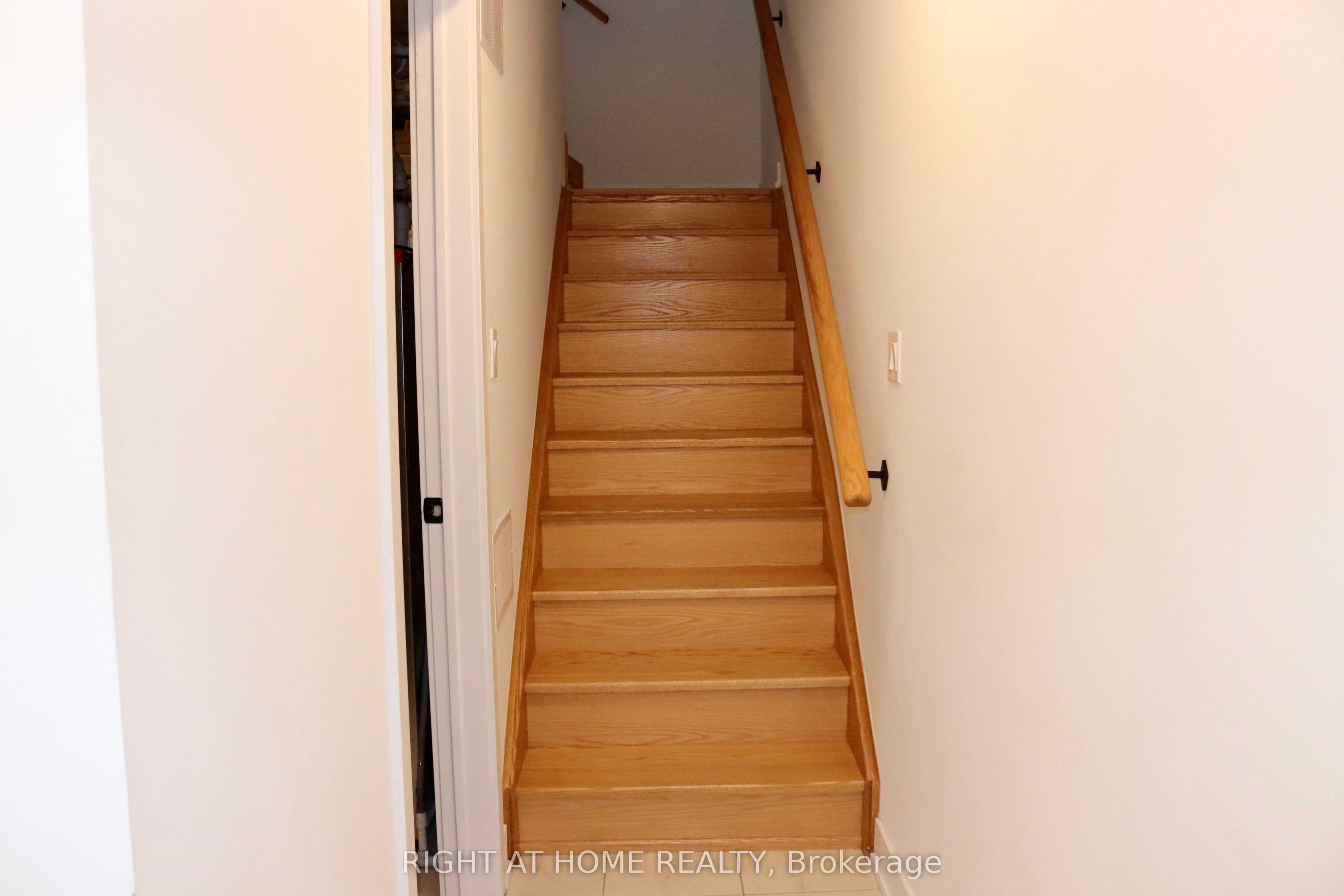 7 Wagon Lane Property Photo 4