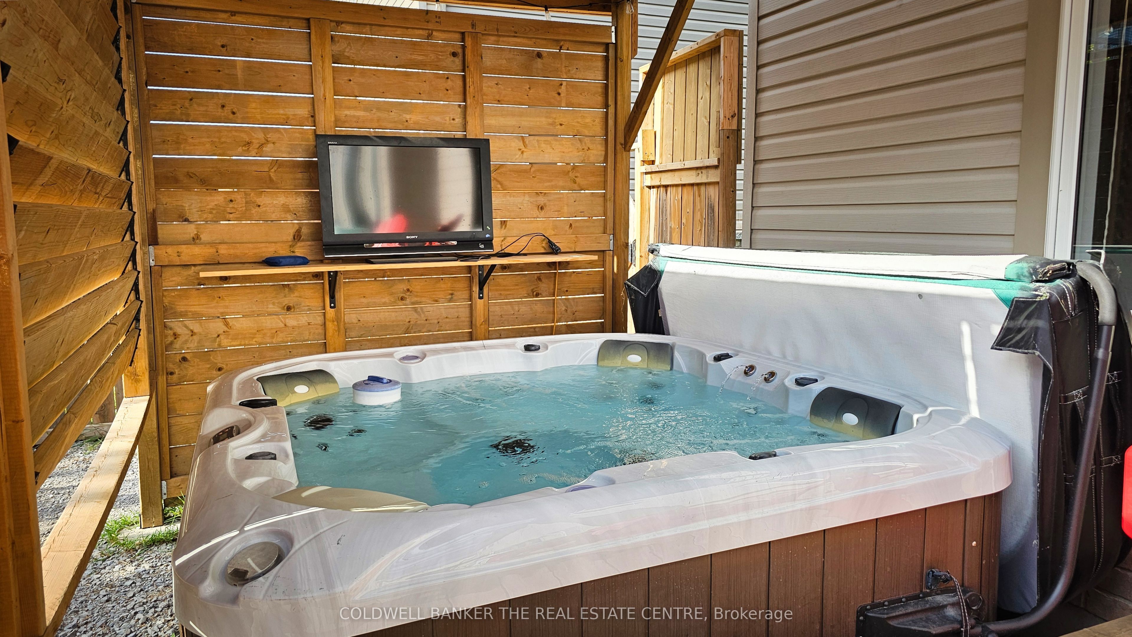 3086 Emperor Drive Property Photo 4