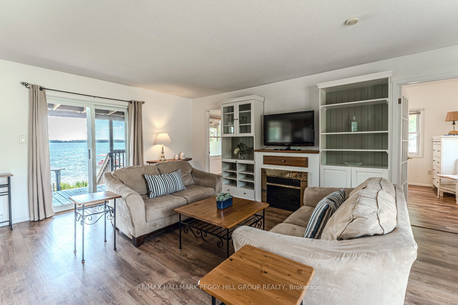 5580 Penetanguishene Road Property Photo 3
