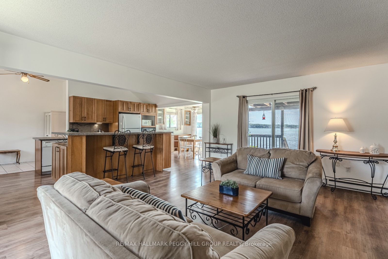 5580 Penetanguishene Road Property Photo 4