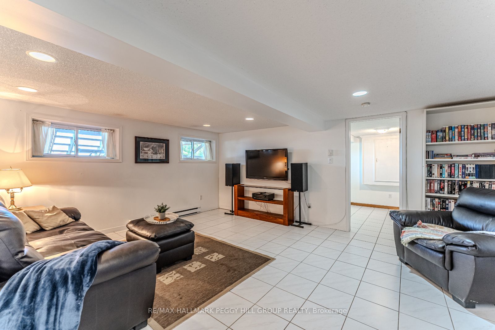 5580 Penetanguishene Road Property Photo 12