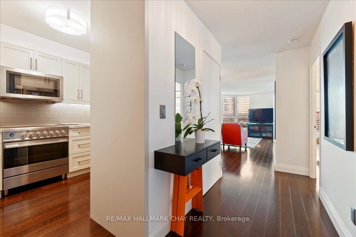 150 Dunlop St E Property Photo 1