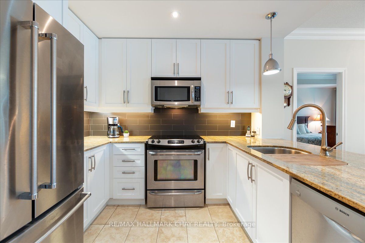 33 Ellen Street 1108 Property Photo 8