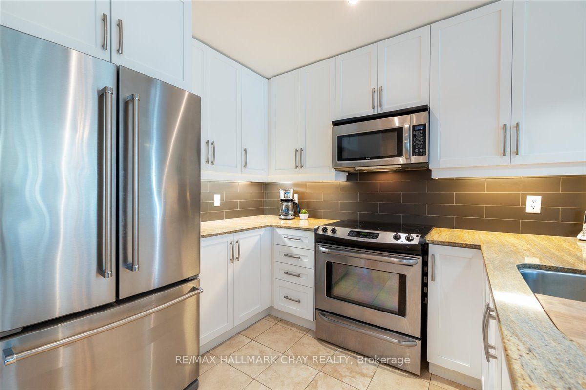 33 Ellen Street 1108 Property Photo 9