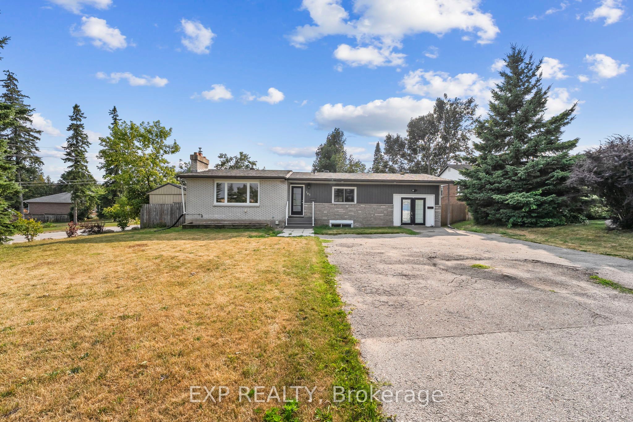 143 Westmount Dr N Property Photo 1