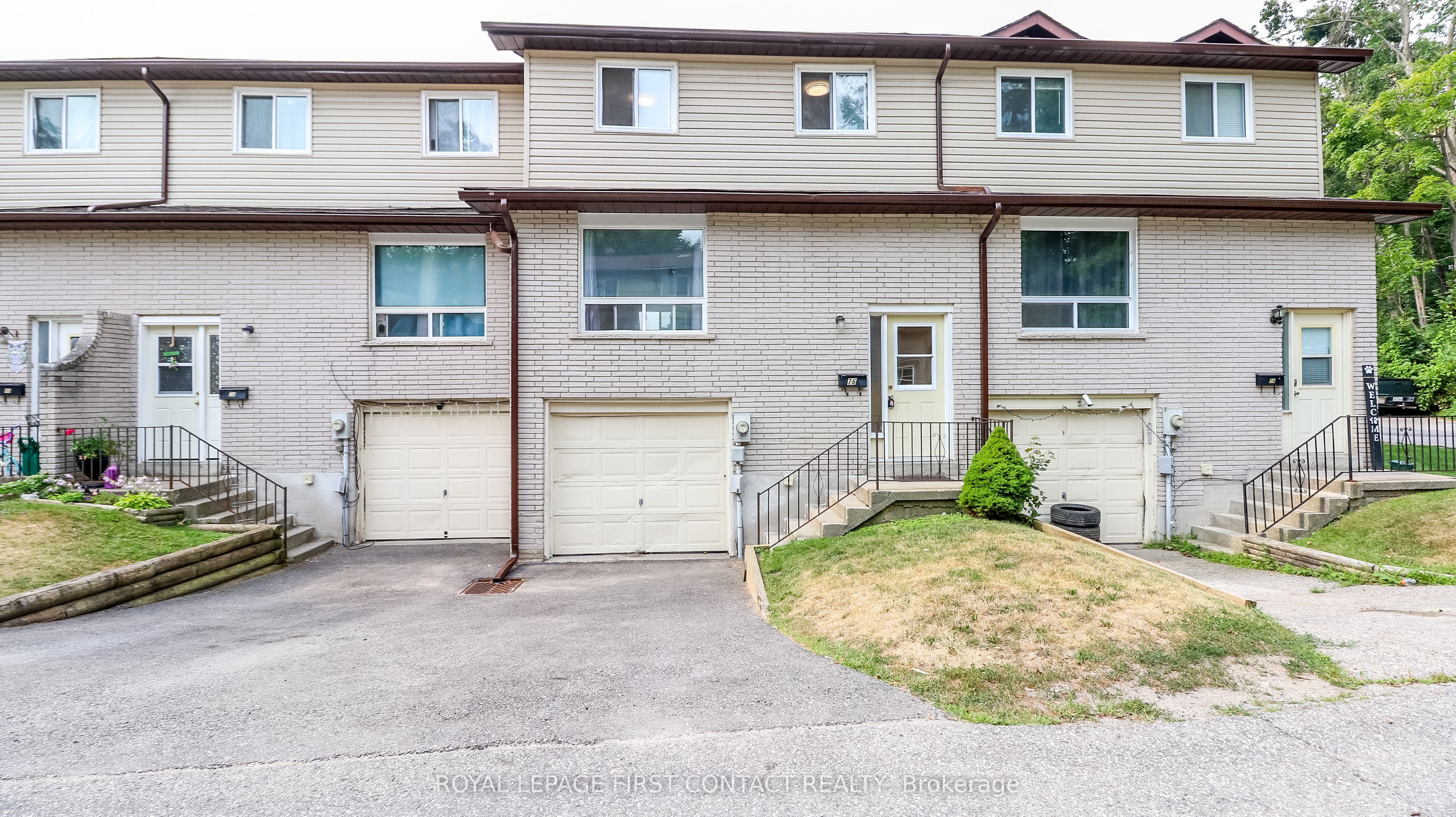 1095 Mississaga St W Property Photo 1