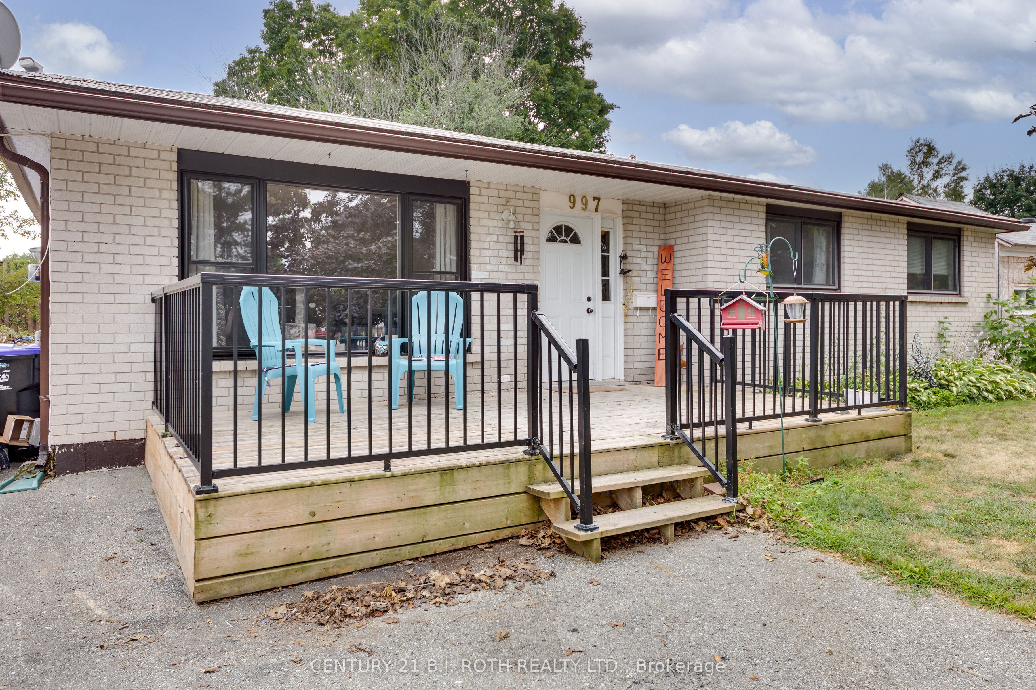 997 Glen Bogie Crescent Property Photo 1
