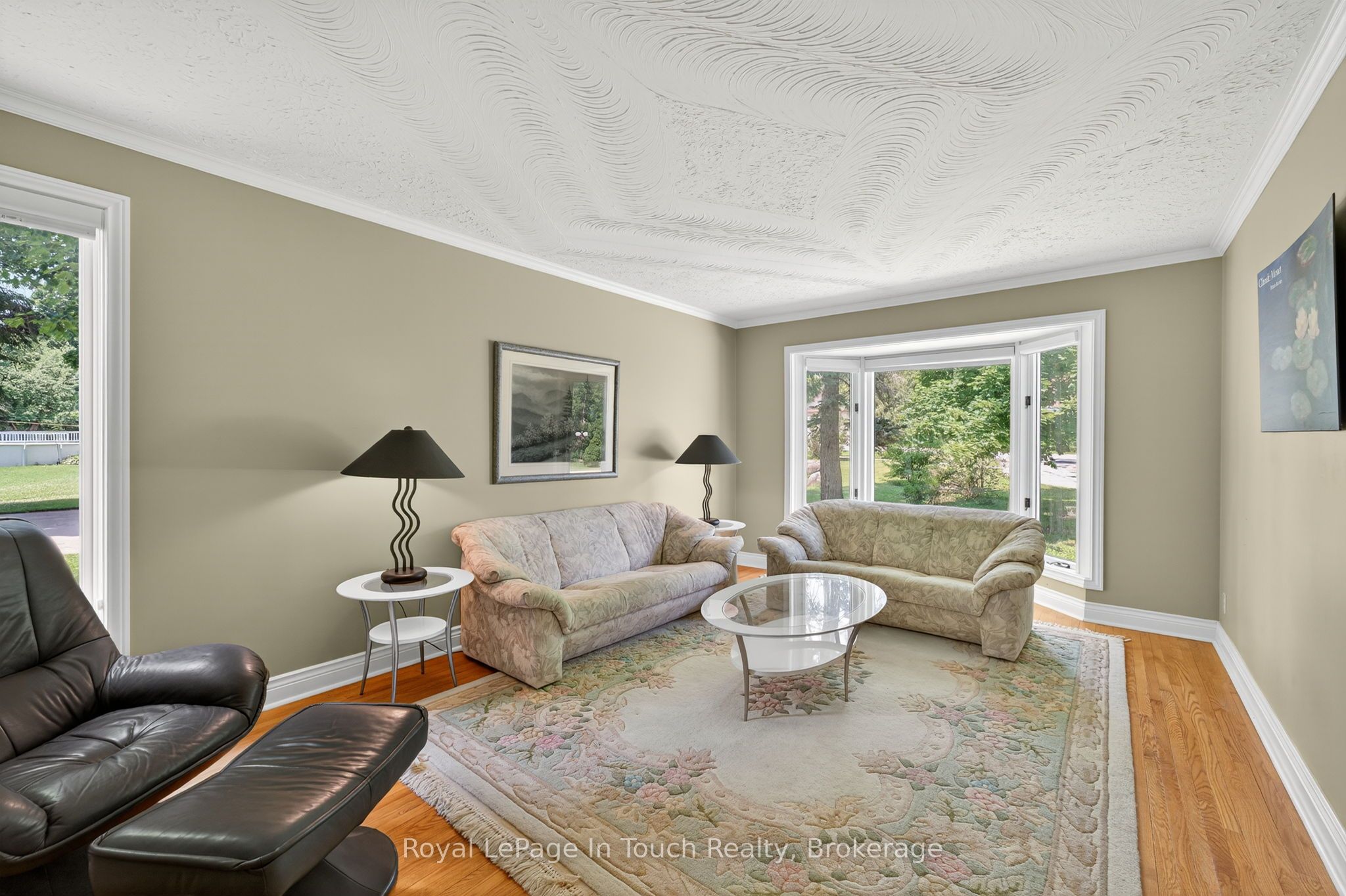 56 Robert Street E Property Photo 5