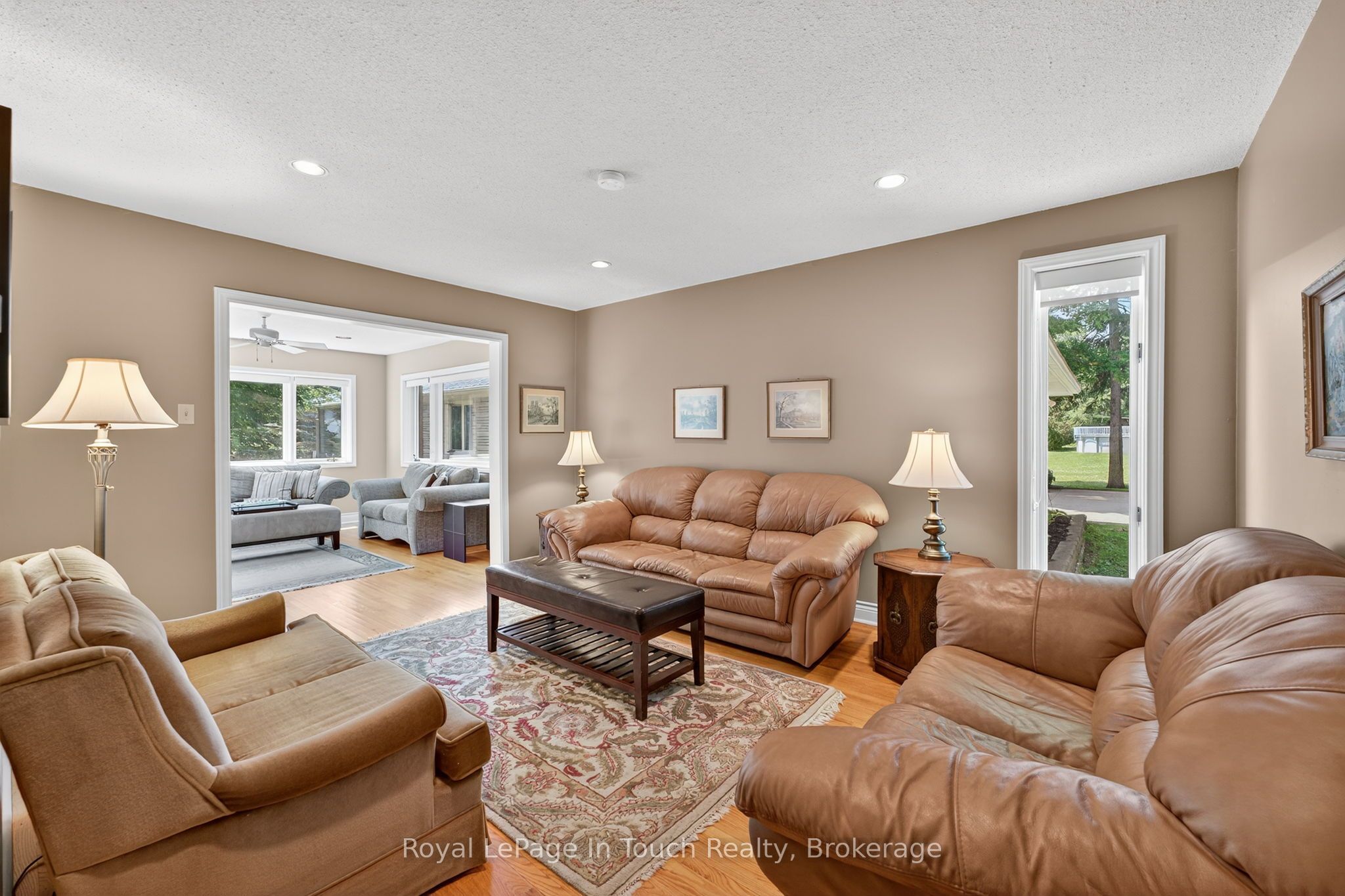 56 Robert Street E Property Photo 7