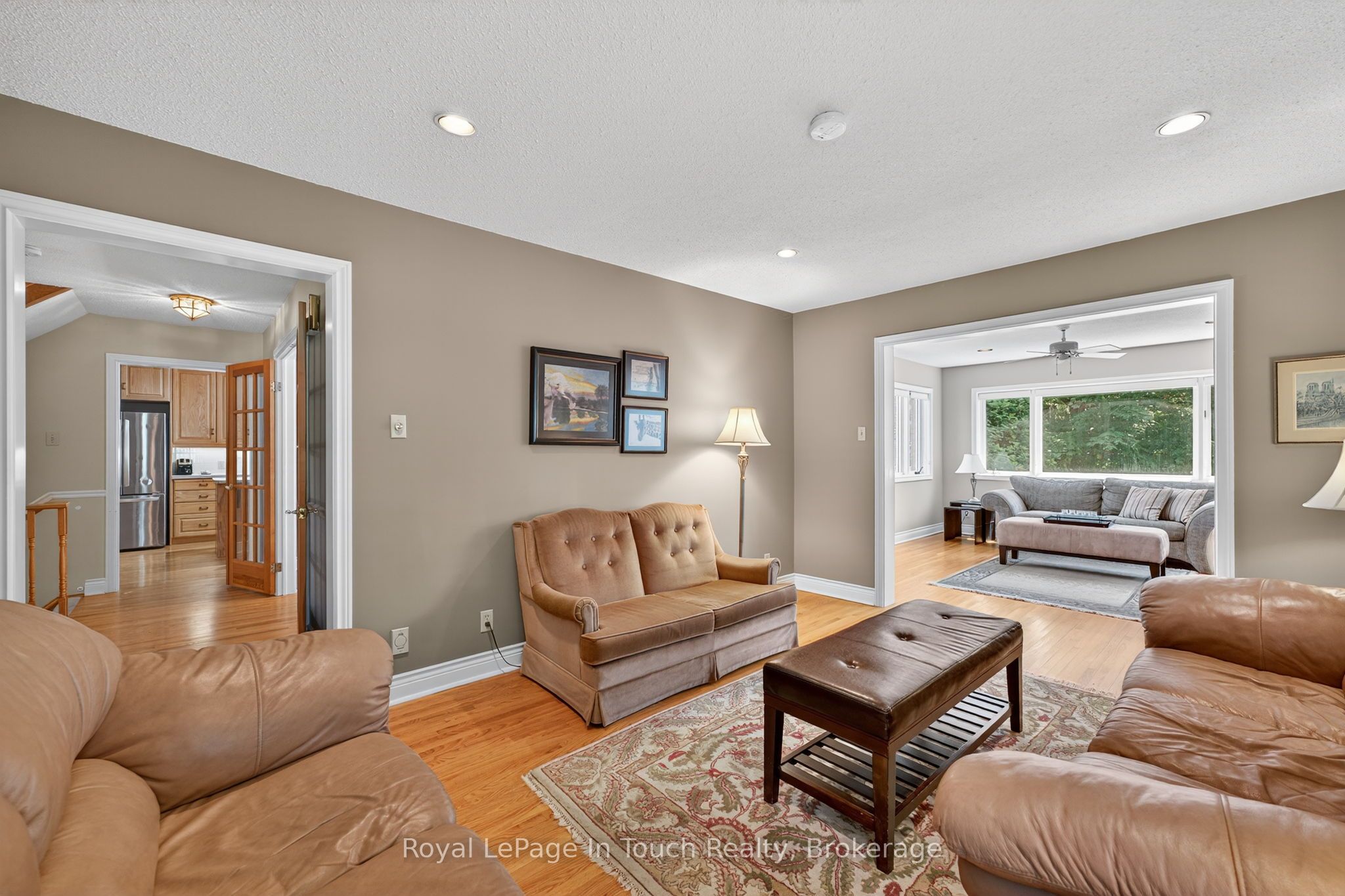 56 Robert Street E Property Photo 8