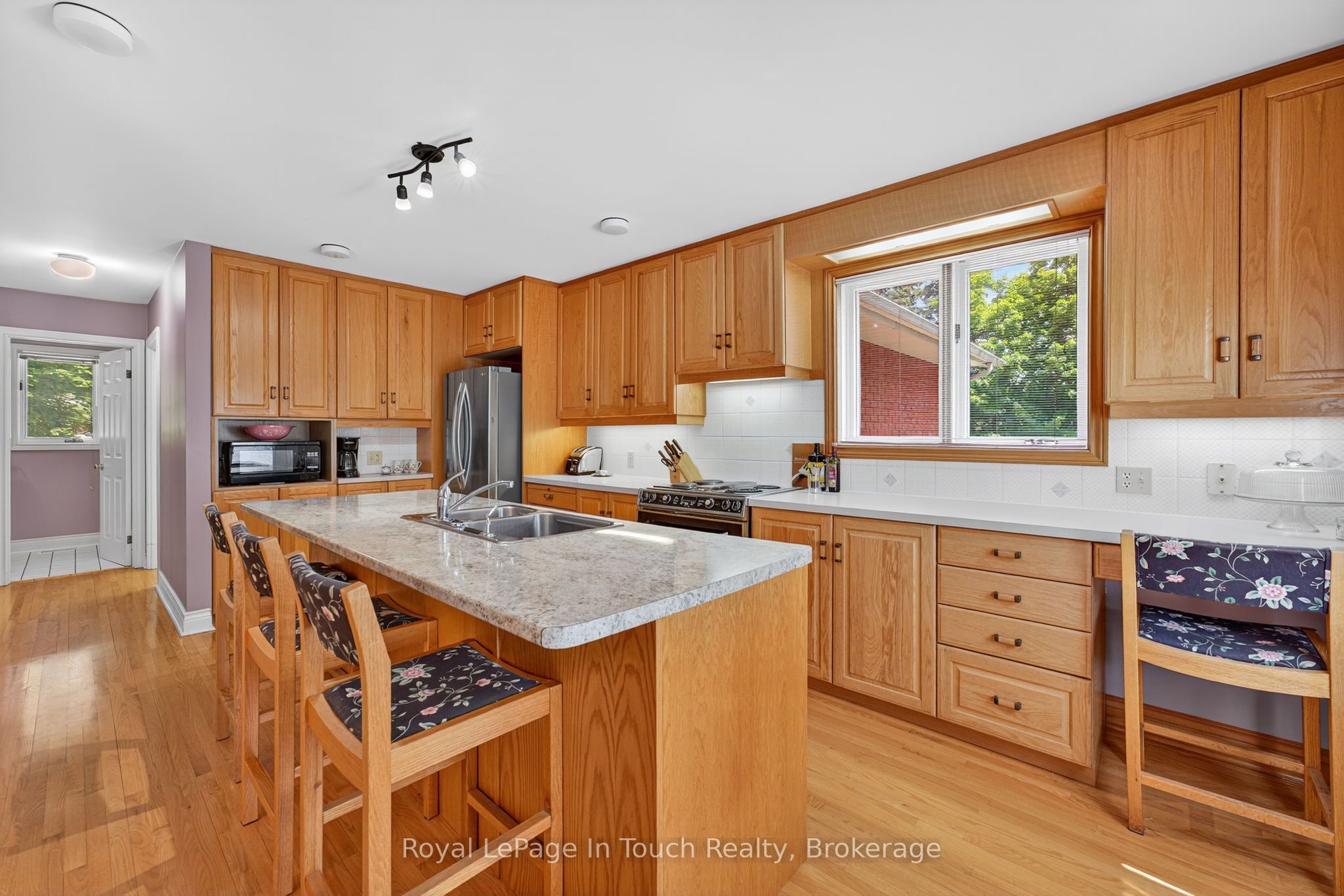 56 Robert Street E Property Photo 14