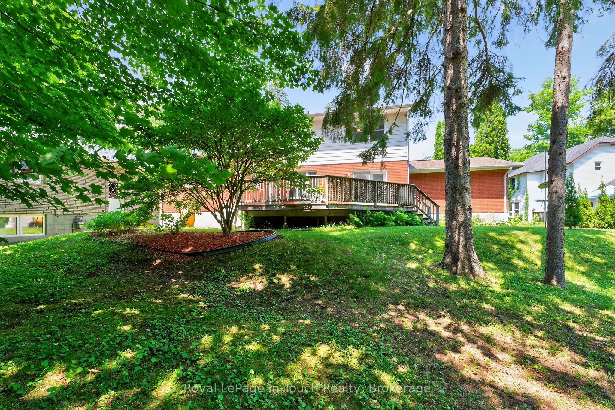 56 Robert Street E Property Photo 27