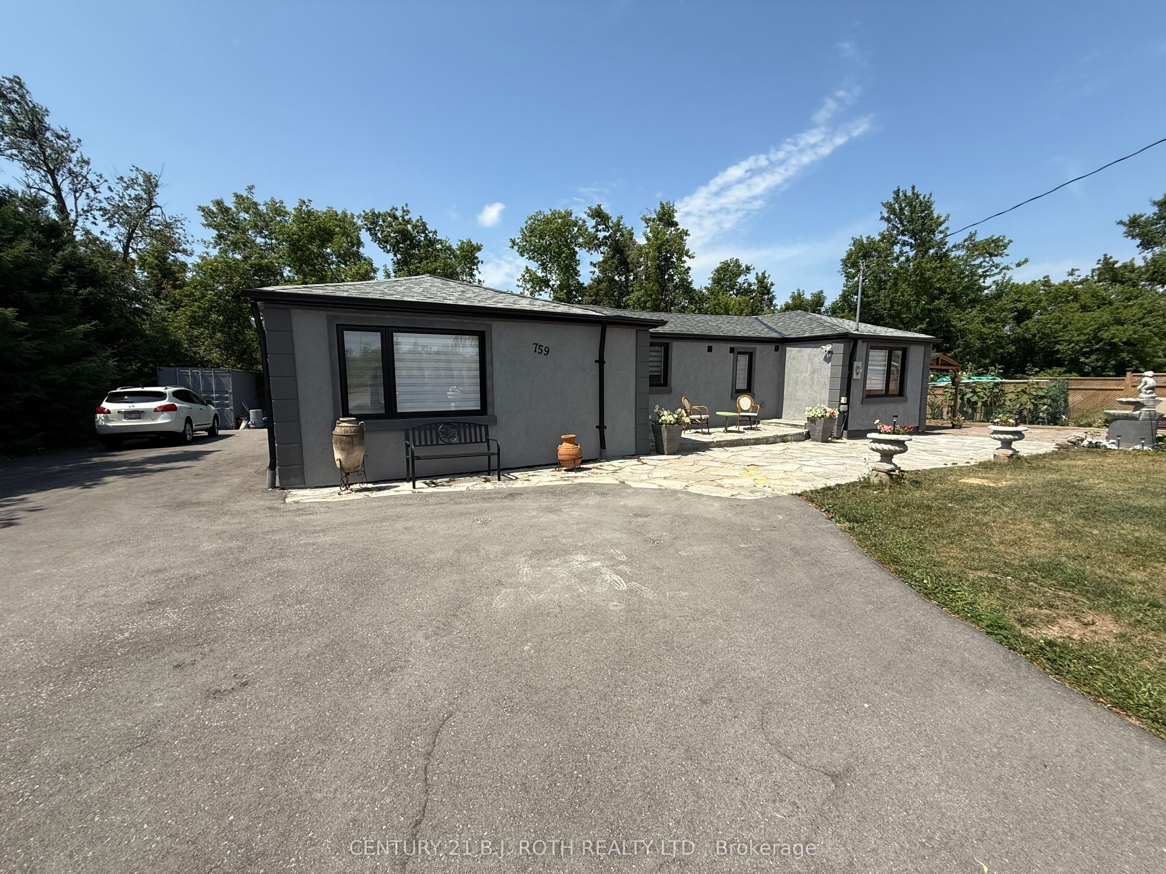 759 Essa Rd Property Photo 1