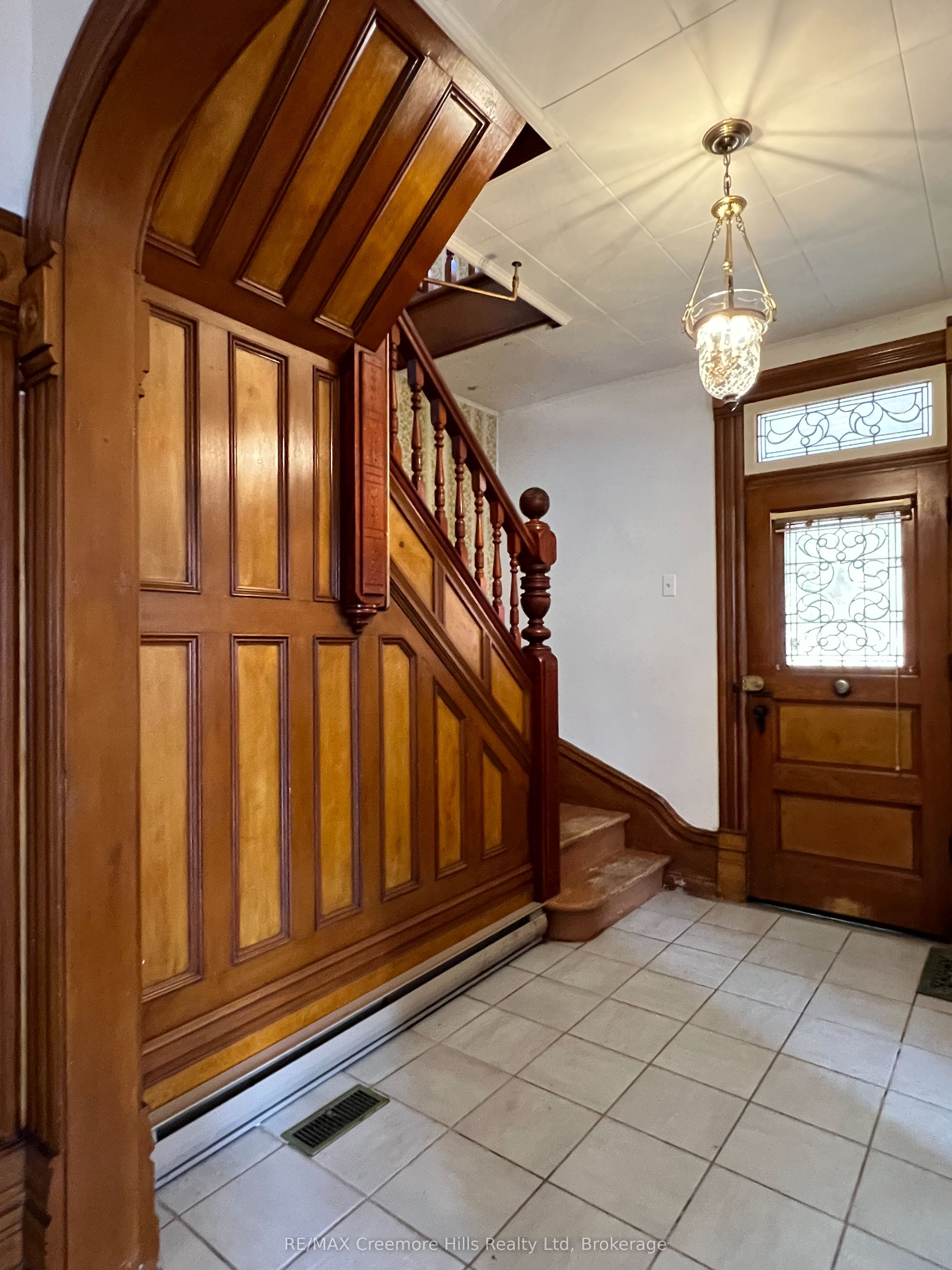 3 Wellington Street E Property Photo 11