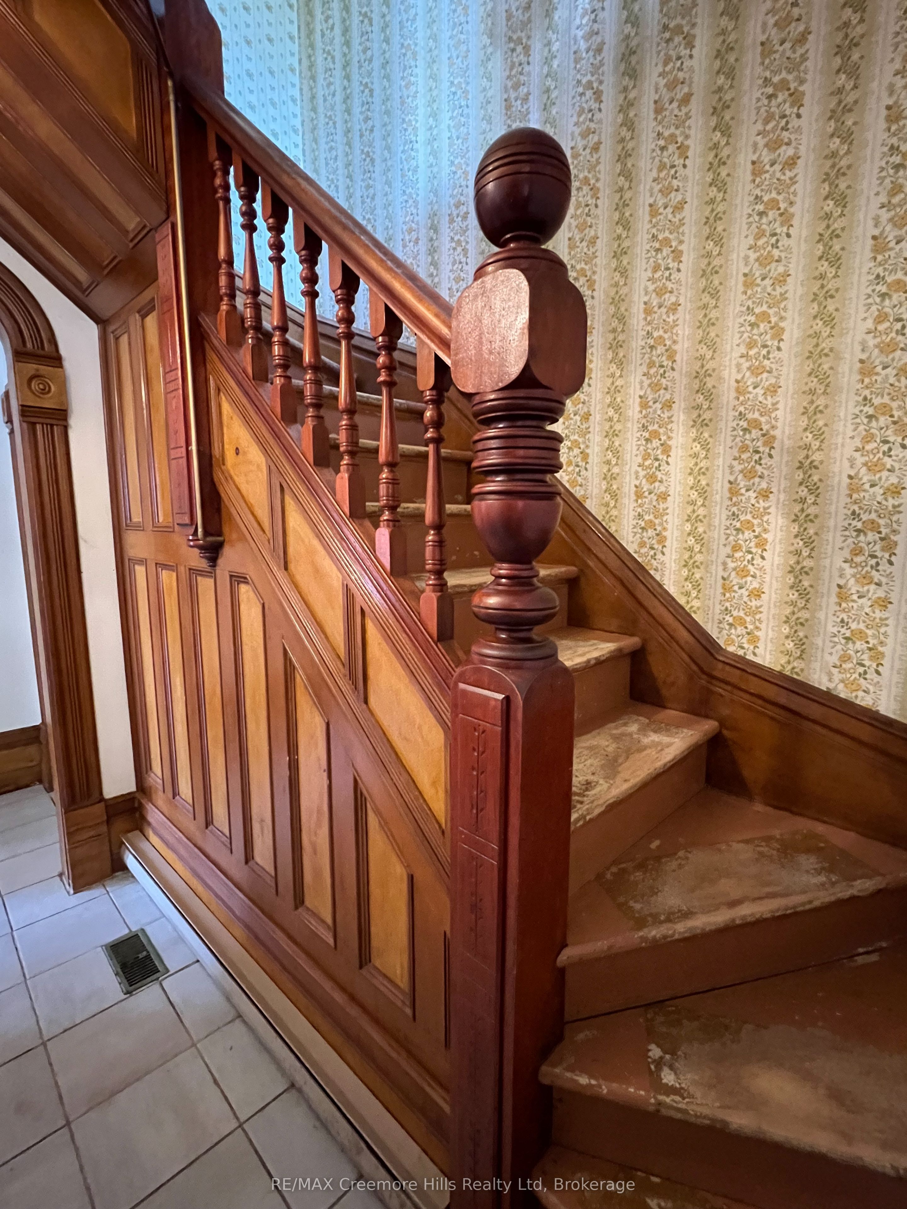 3 Wellington Street E Property Photo 21