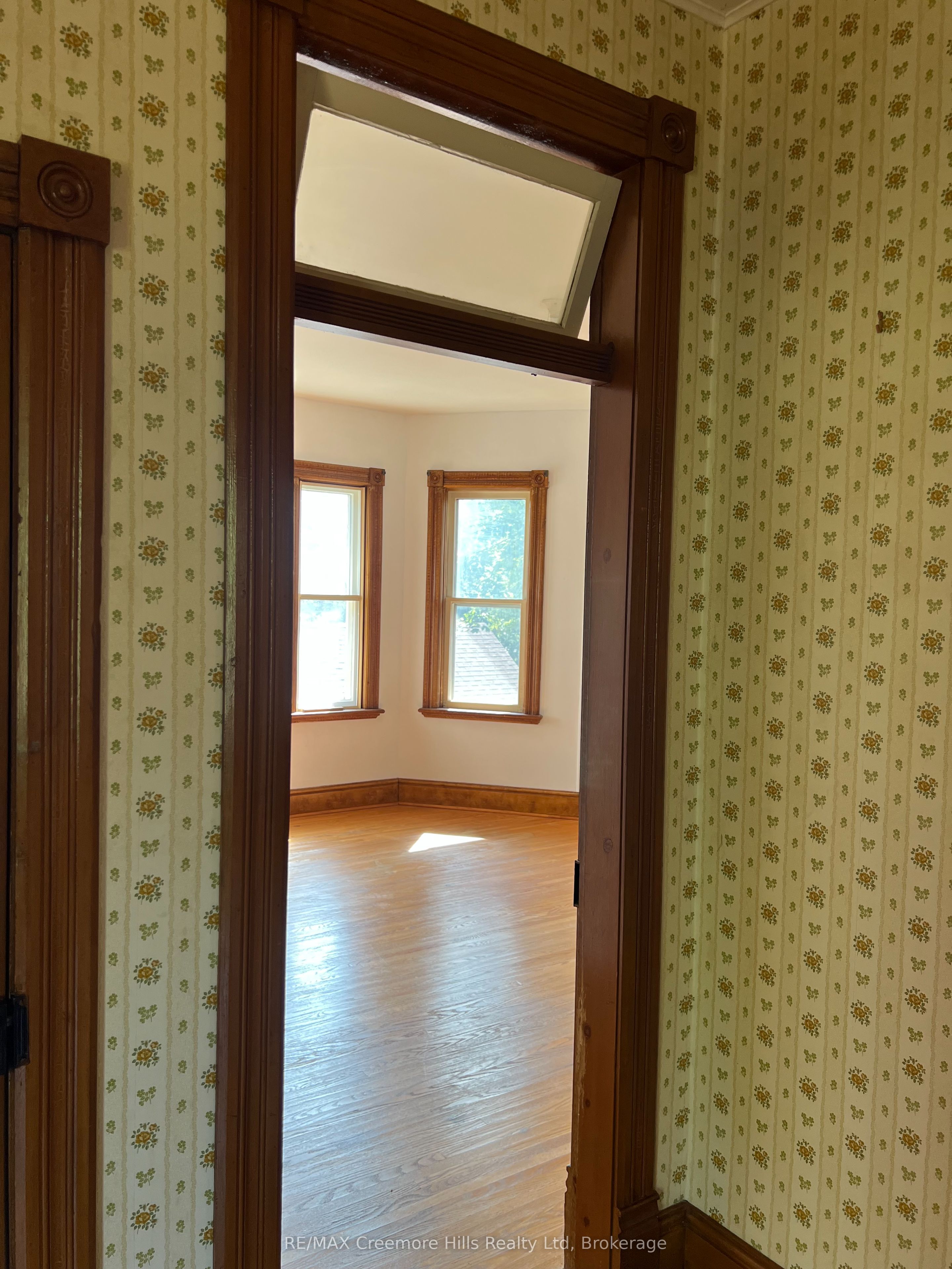 3 Wellington Street E Property Photo 22