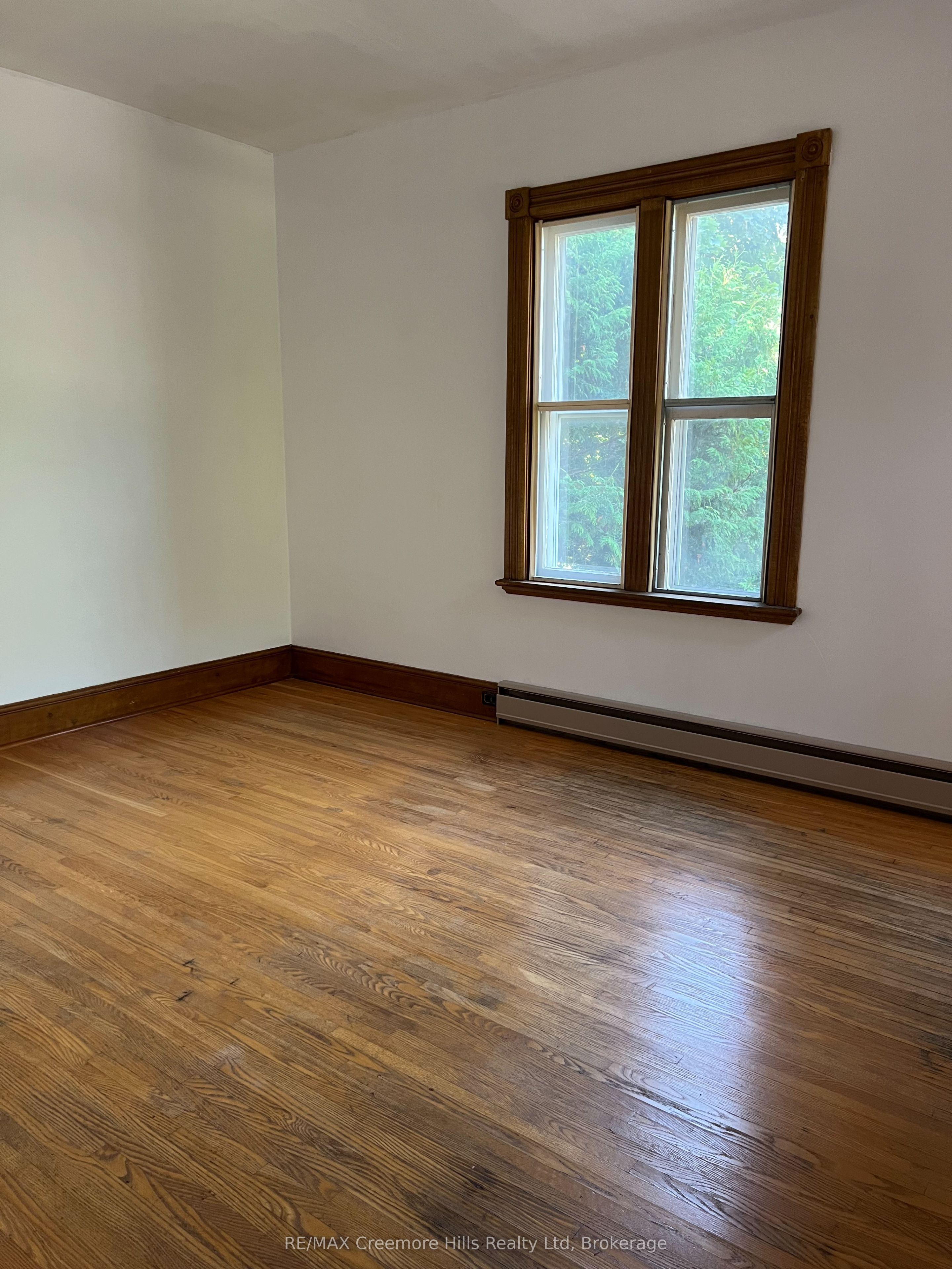 3 Wellington Street E Property Photo 23