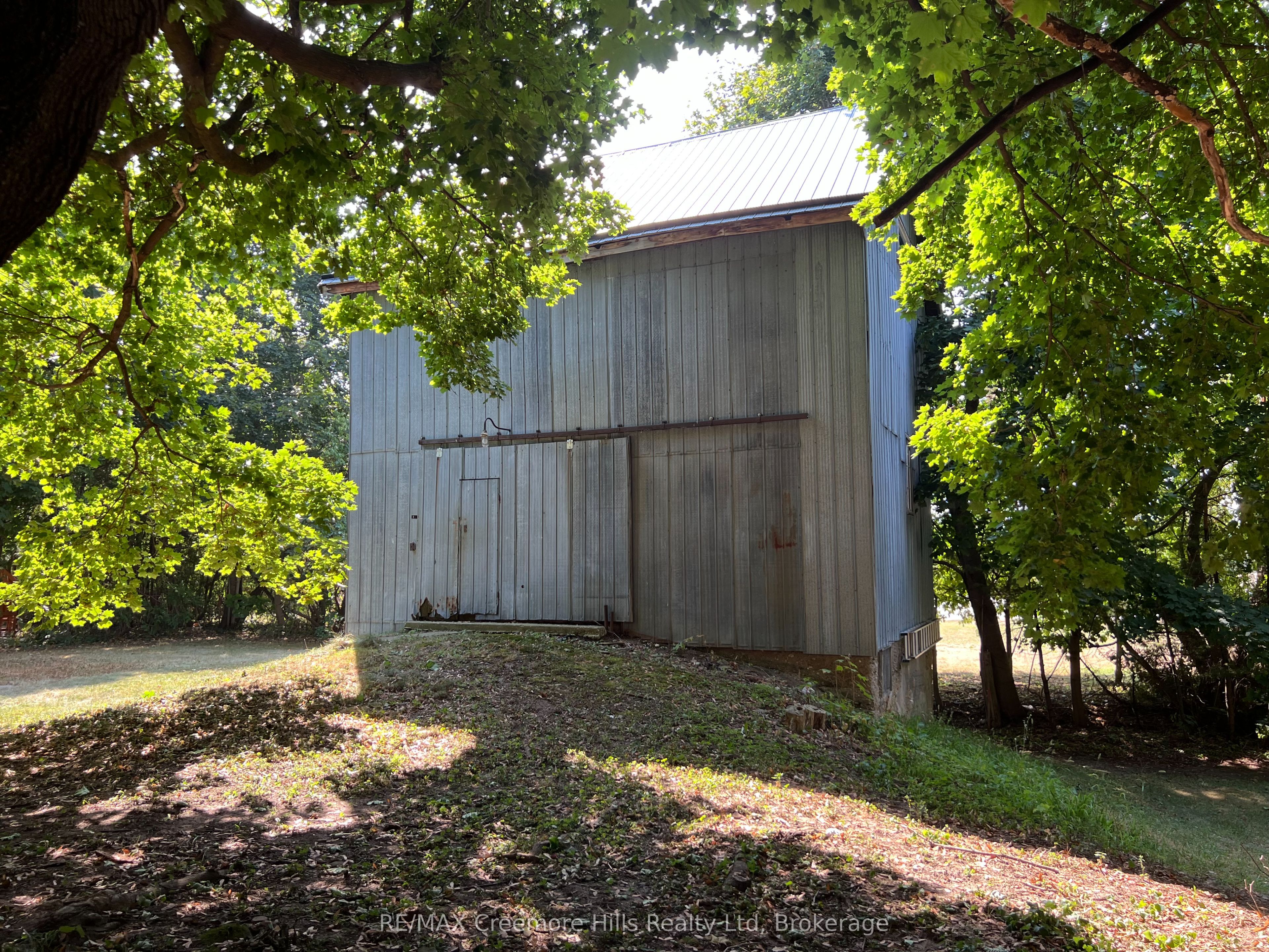 3 Wellington Street E Property Photo 30