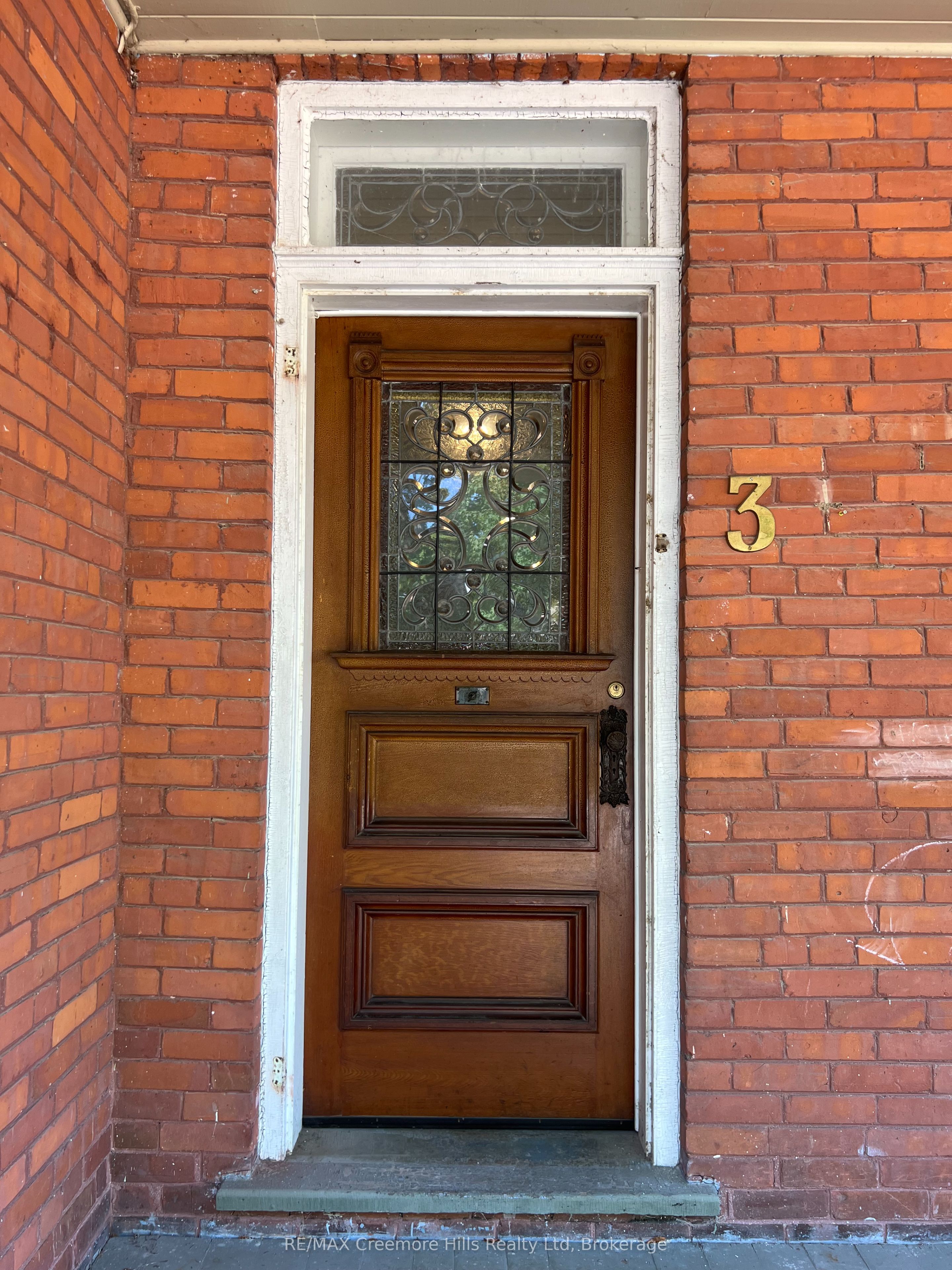 3 Wellington Street E Property Photo 37