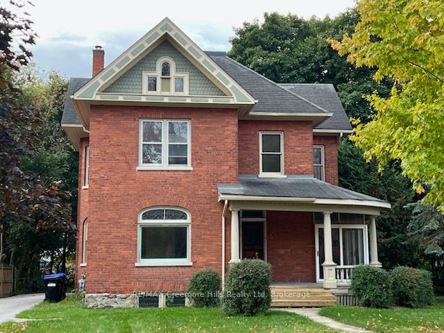 3 Wellington Street E Property Photo 39