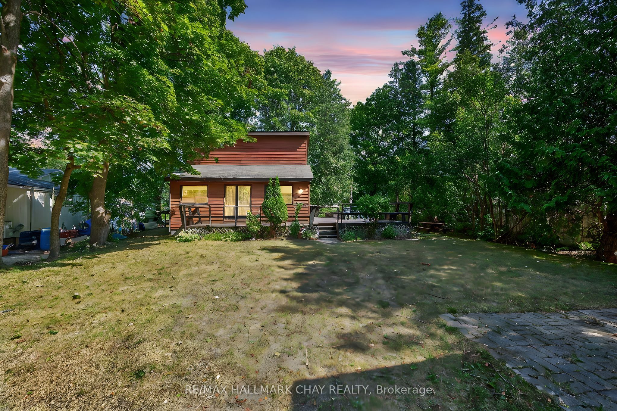 566 Oxbow Park Drive Property Photo 1