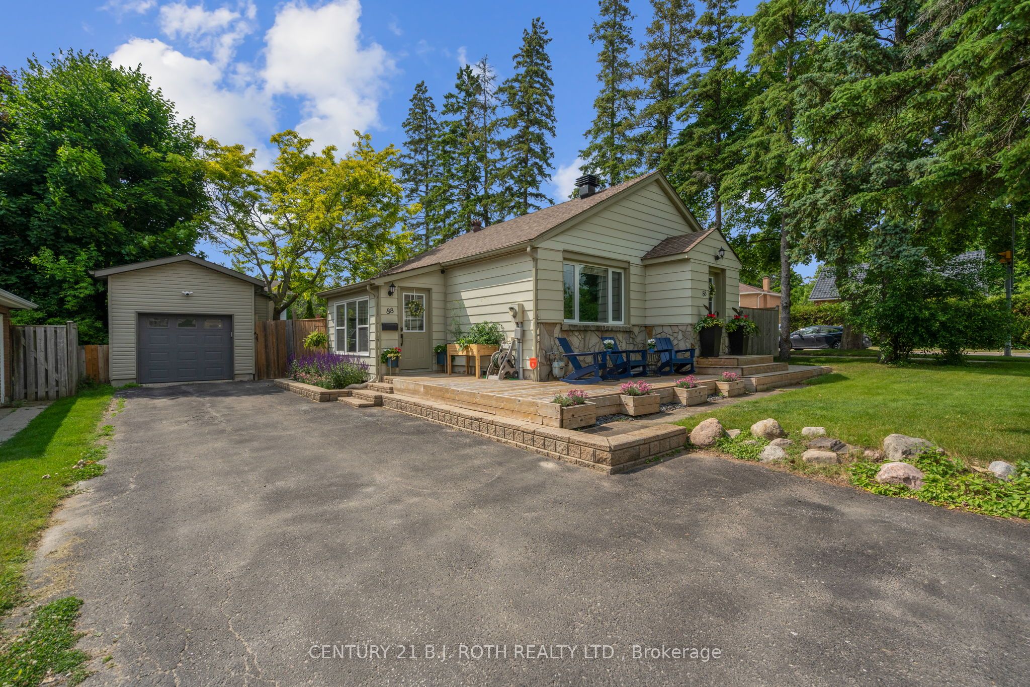 88 Puget St Property Photo 1