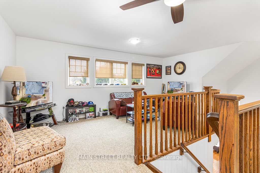 36 Savannah Crescent Property Photo 28