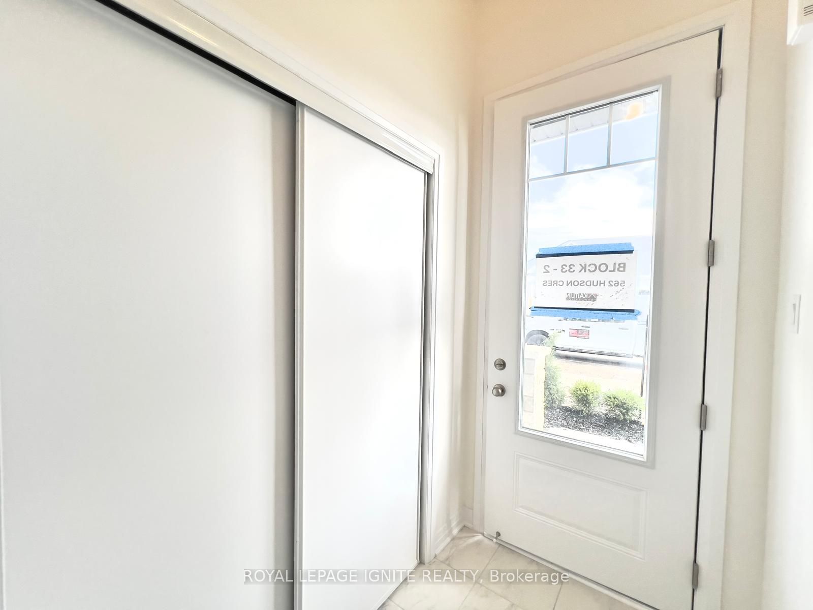 562 Hudson Crescent Property Photo 5