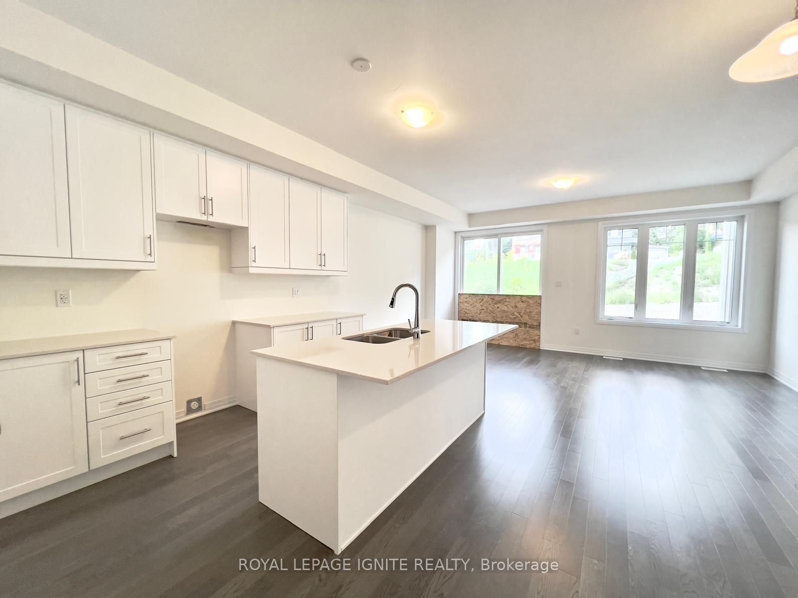 562 Hudson Crescent Property Photo 9