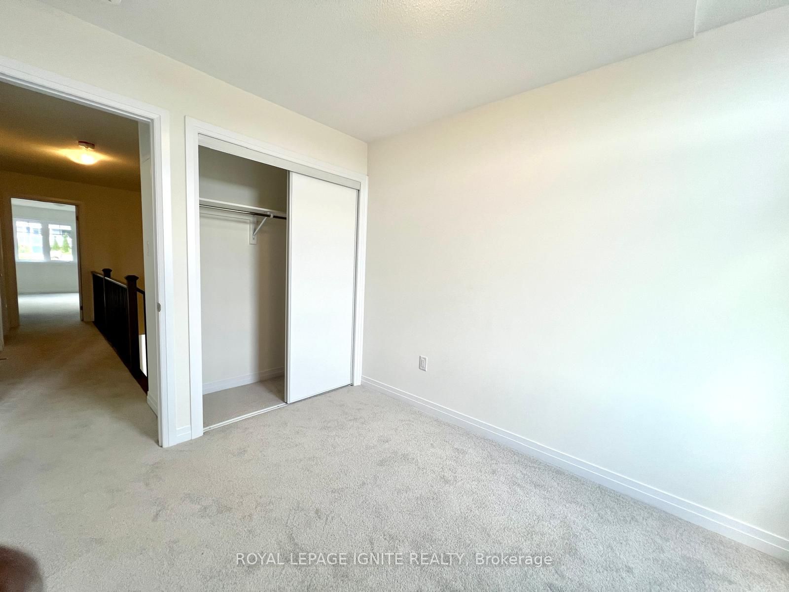 562 Hudson Crescent Property Photo 16