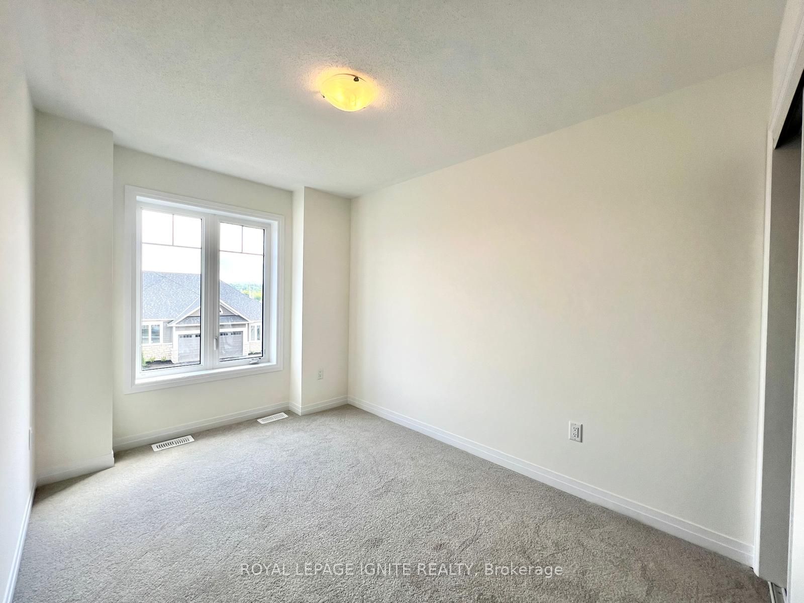 562 Hudson Crescent Property Photo 17