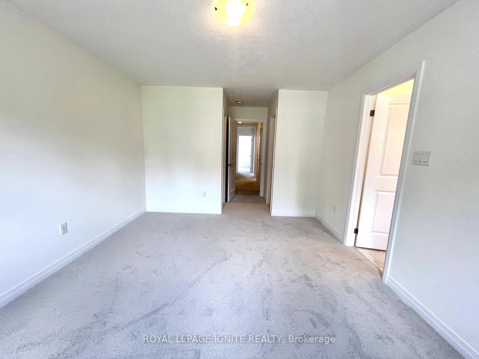 562 Hudson Crescent Property Photo 22