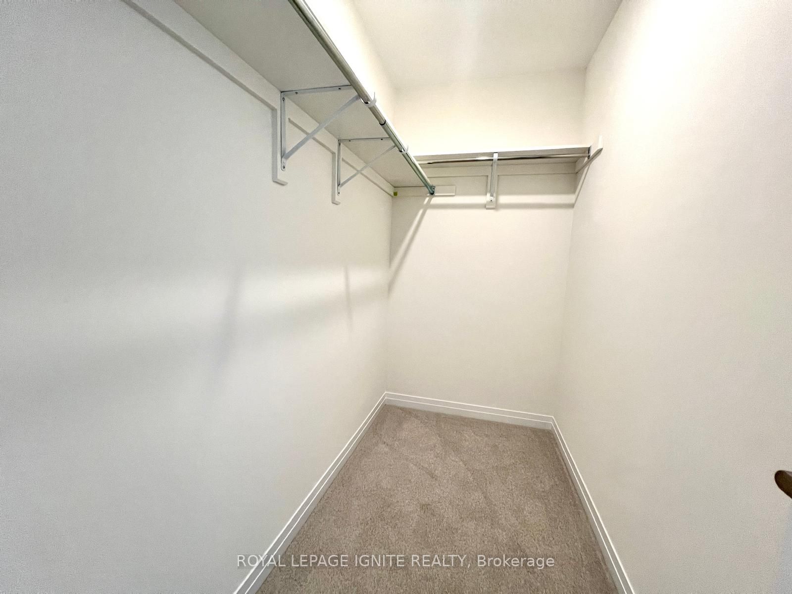 562 Hudson Crescent Property Photo 25