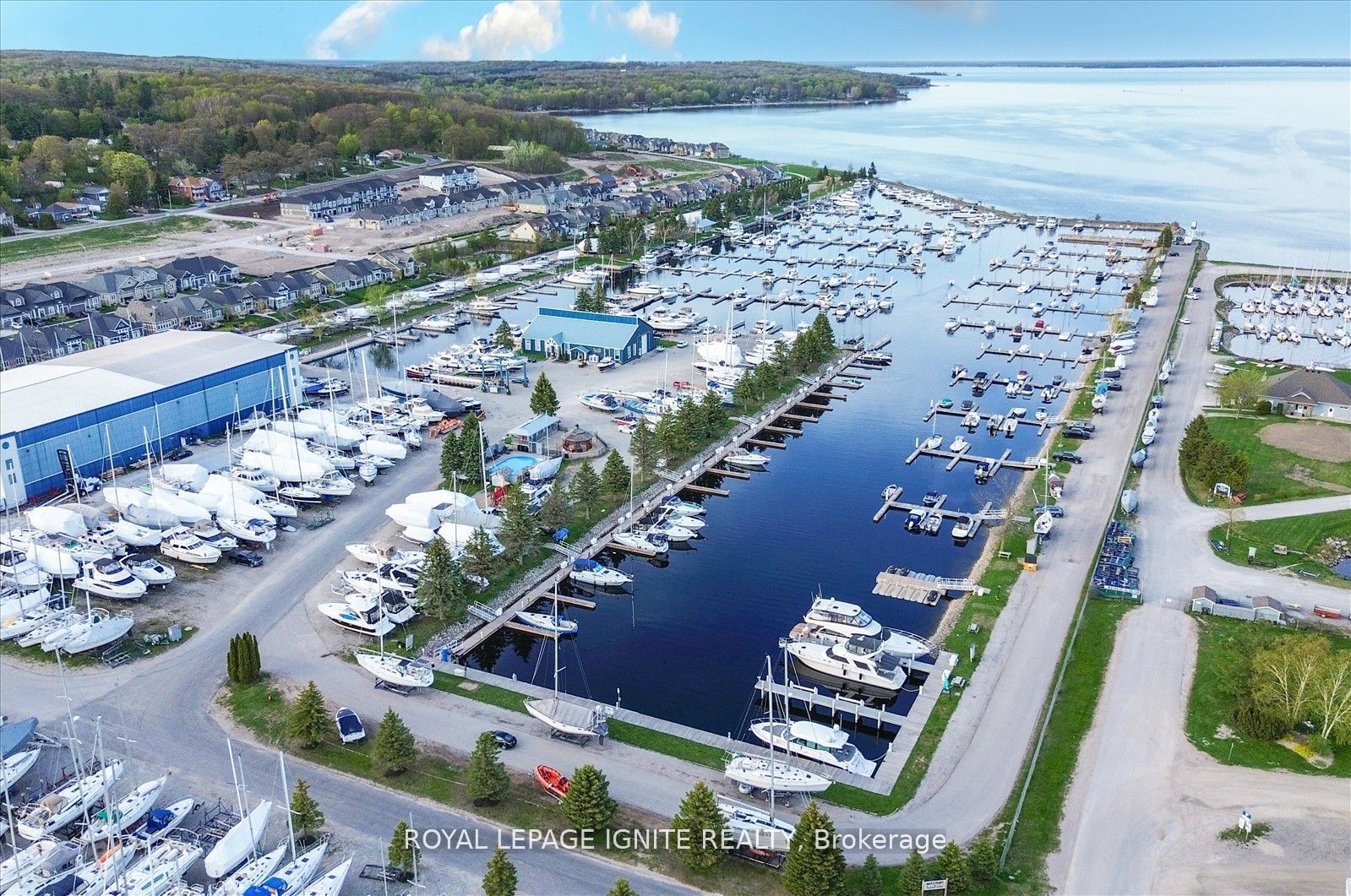 562 Hudson Crescent Property Photo 33