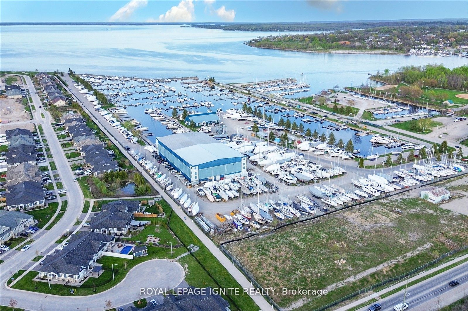 562 Hudson Crescent Property Photo 34