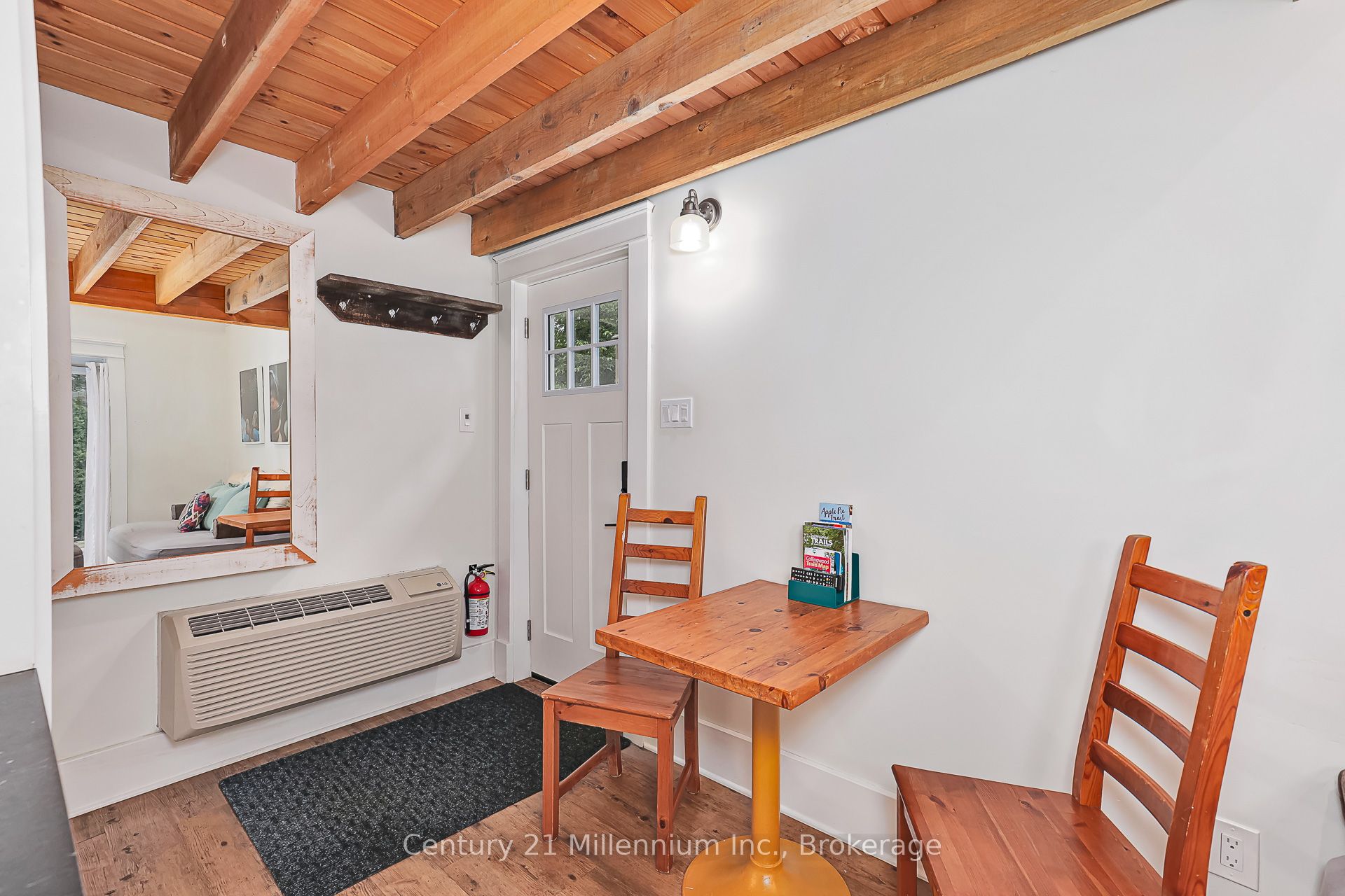 421 Napier Street Property Photo 11