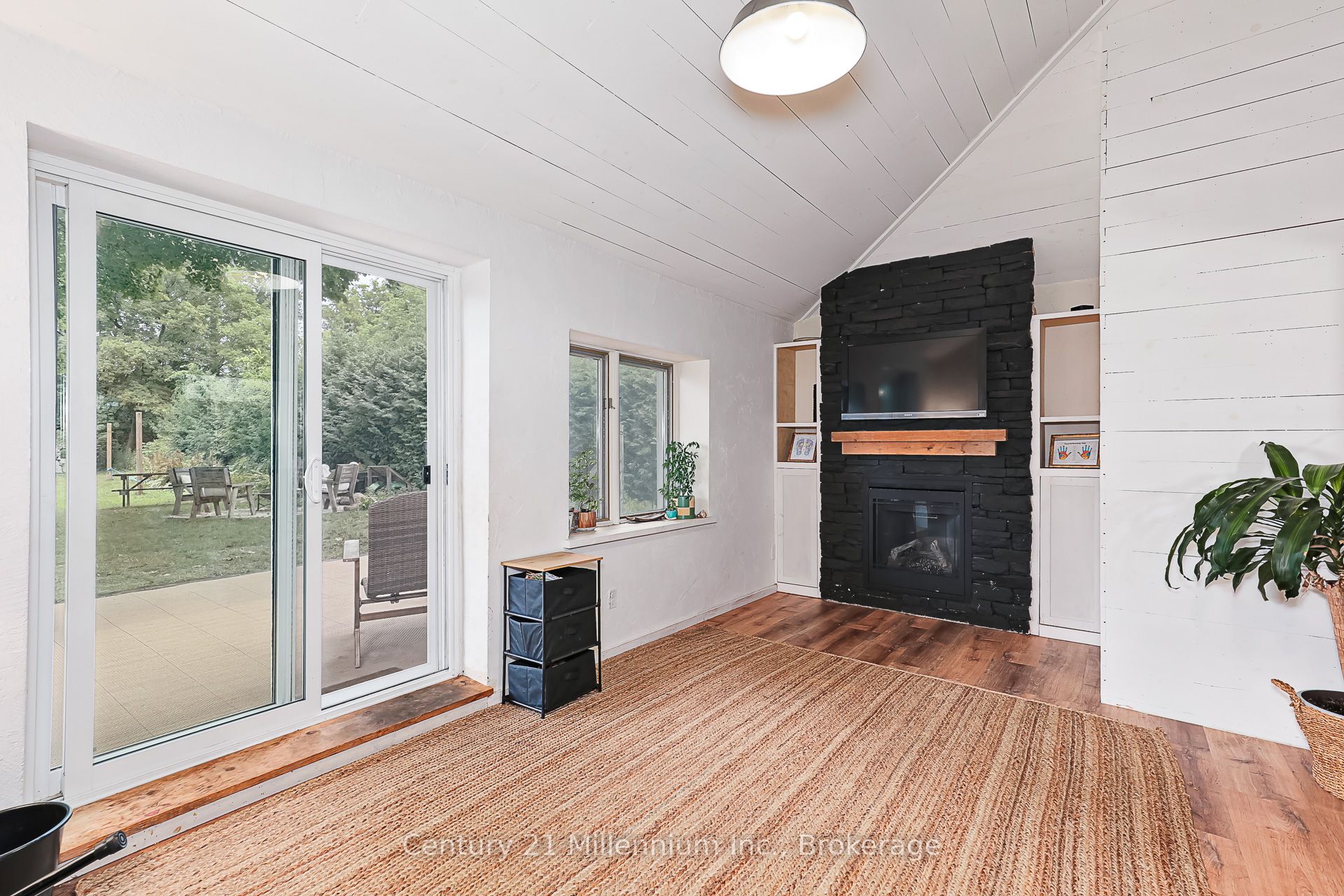 421 Napier Street Property Photo 30