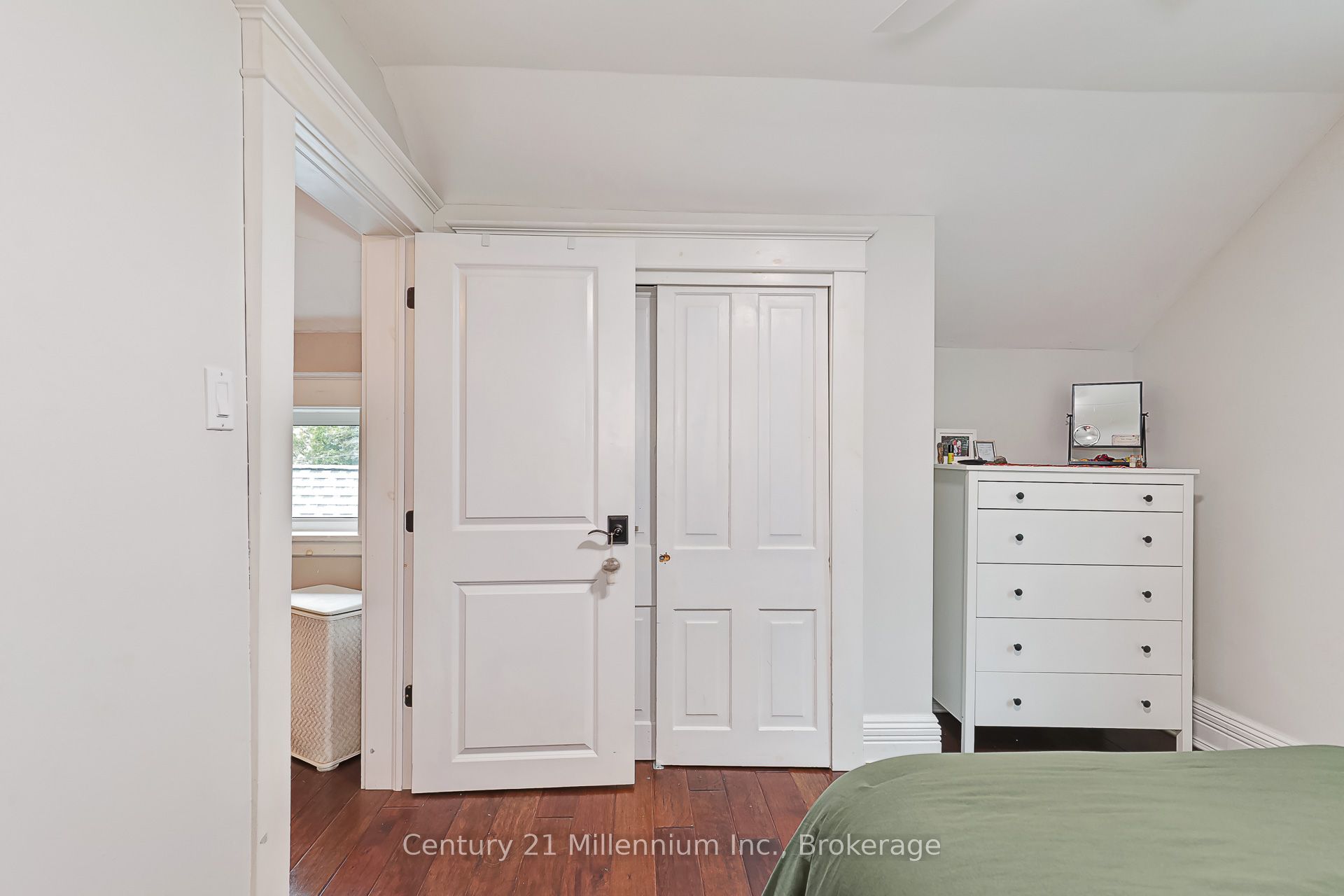 421 Napier Street Property Photo 36