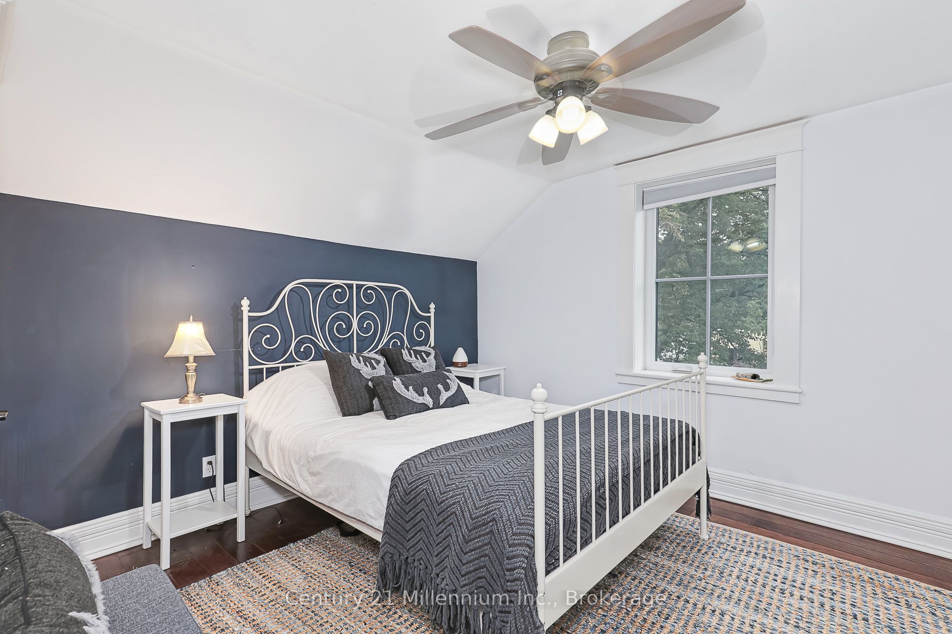 421 Napier Street Property Photo 37