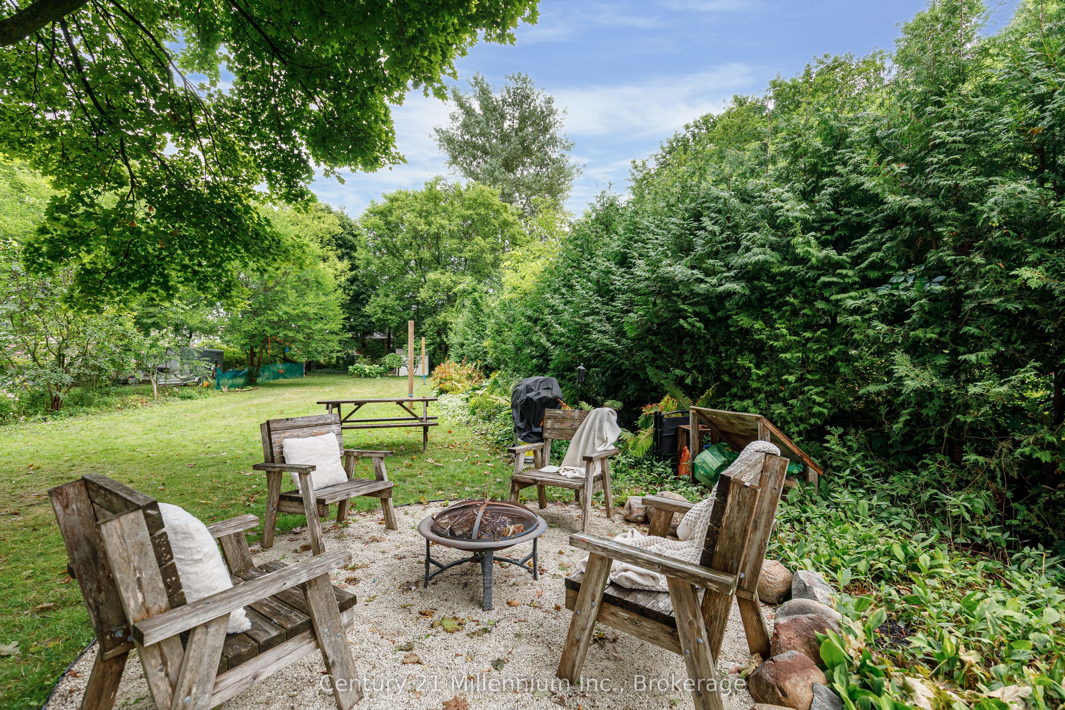 421 Napier Street Property Photo 42