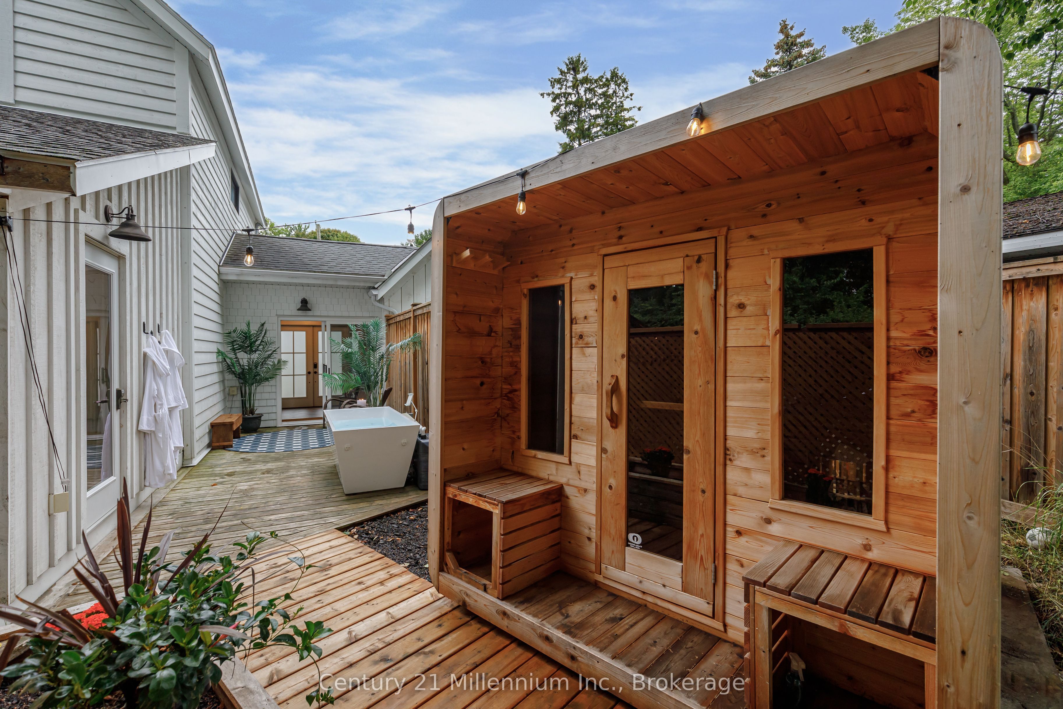 421 Napier Street Property Photo 43