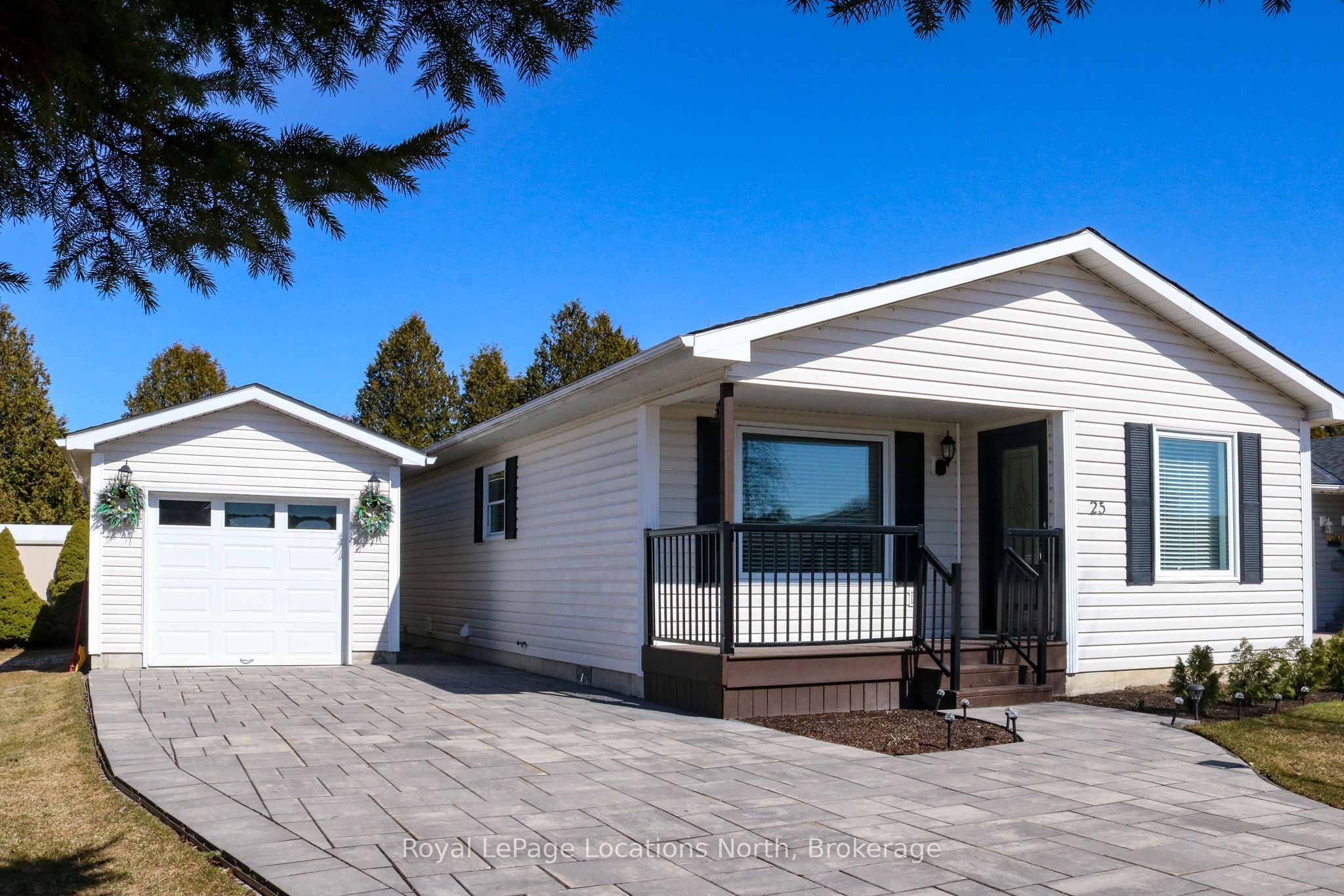 25 St James Place Property Photo 1