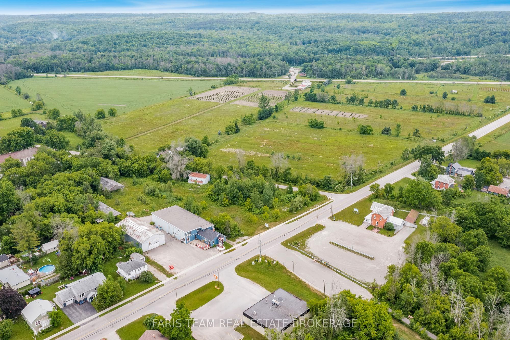 19 Sturgeon Bay Road Property Photo 2