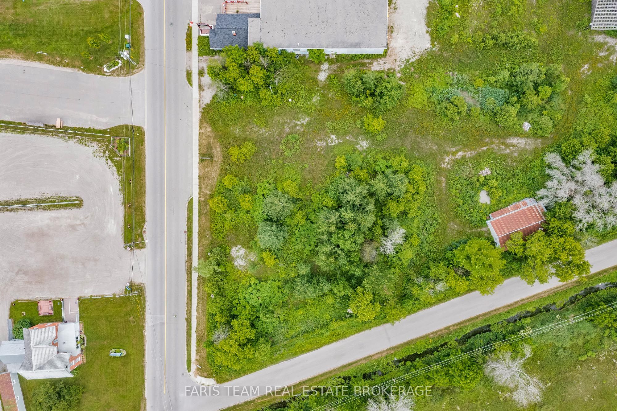 19 Sturgeon Bay Road Property Photo 6