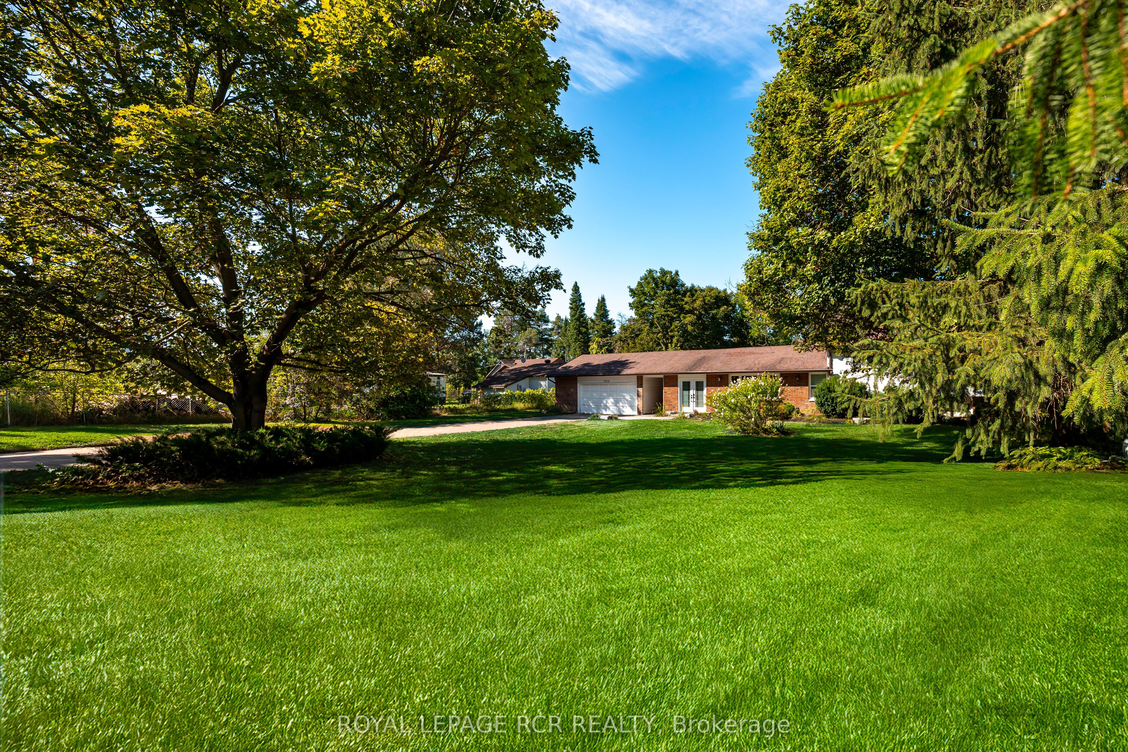 2534 Sunnidale Road Property Photo 1