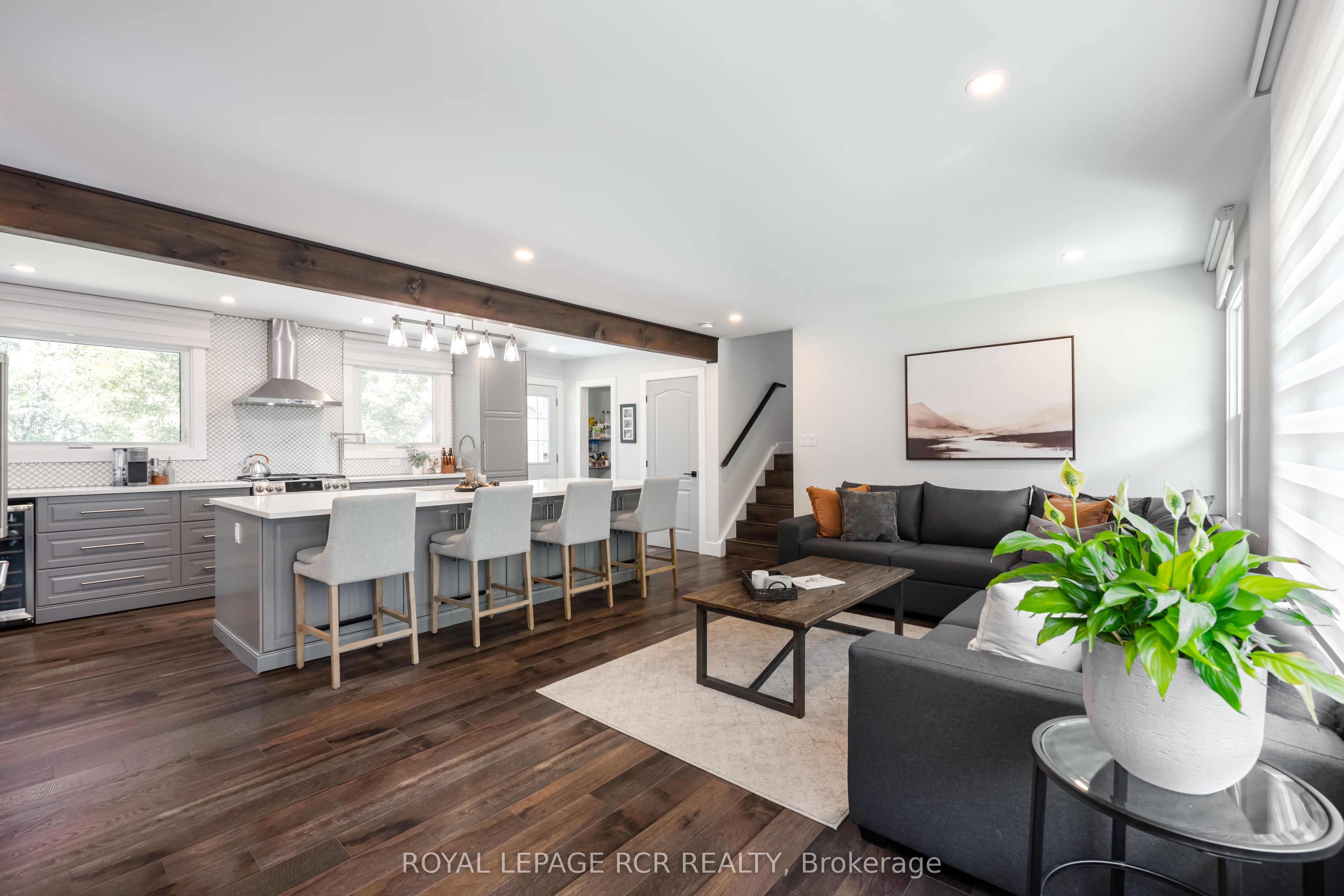 2534 Sunnidale Road Property Photo 10